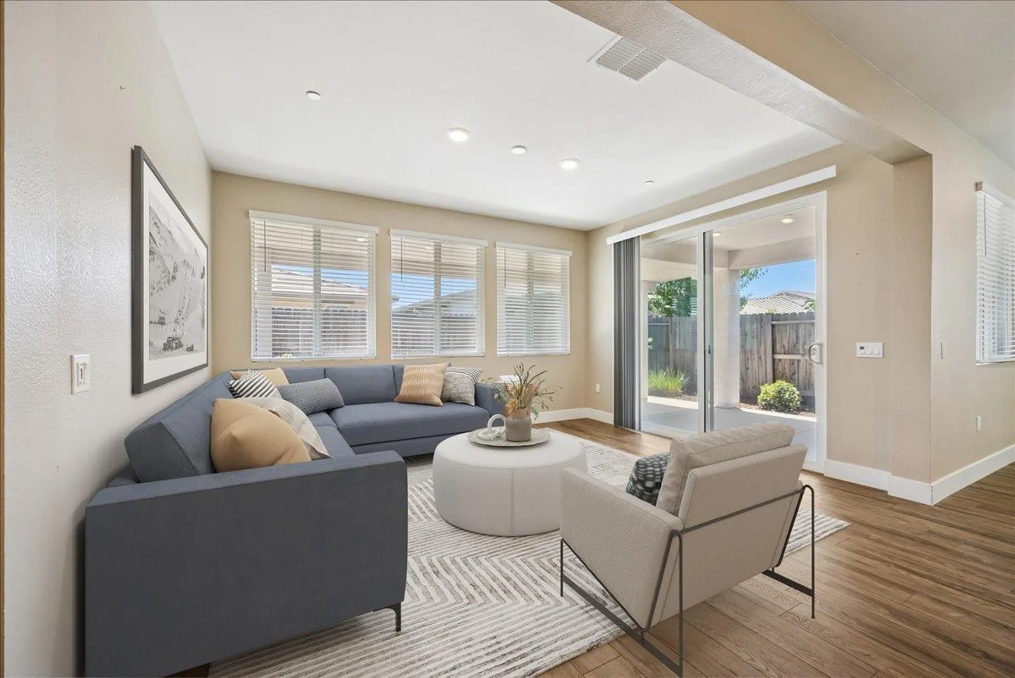 Property Slideshow image 14 of 38 | 7040 orbital ln, Roseville, CA, 95747