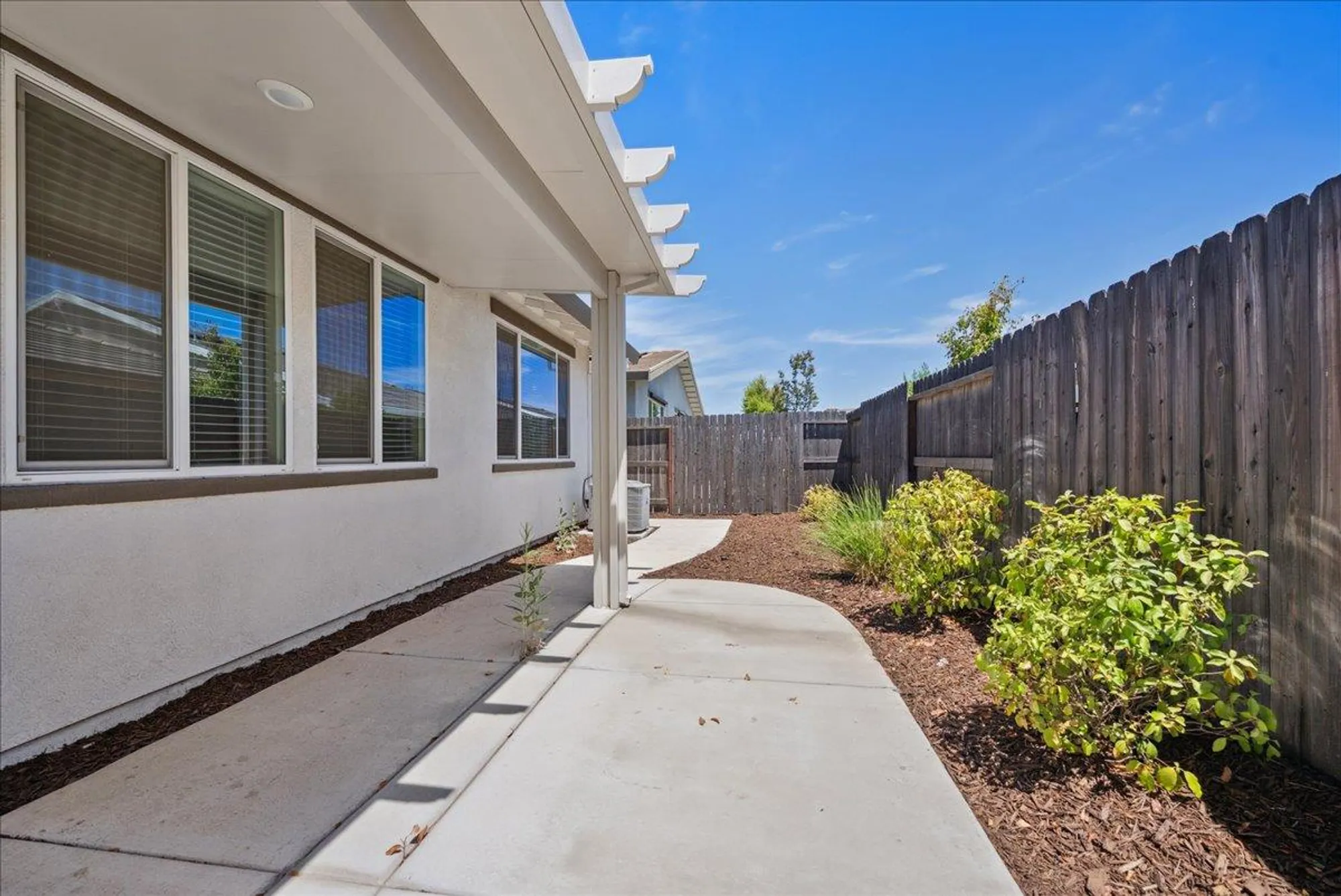 Property Slideshow image 30 of 38 | 7040 orbital ln, Roseville, CA, 95747