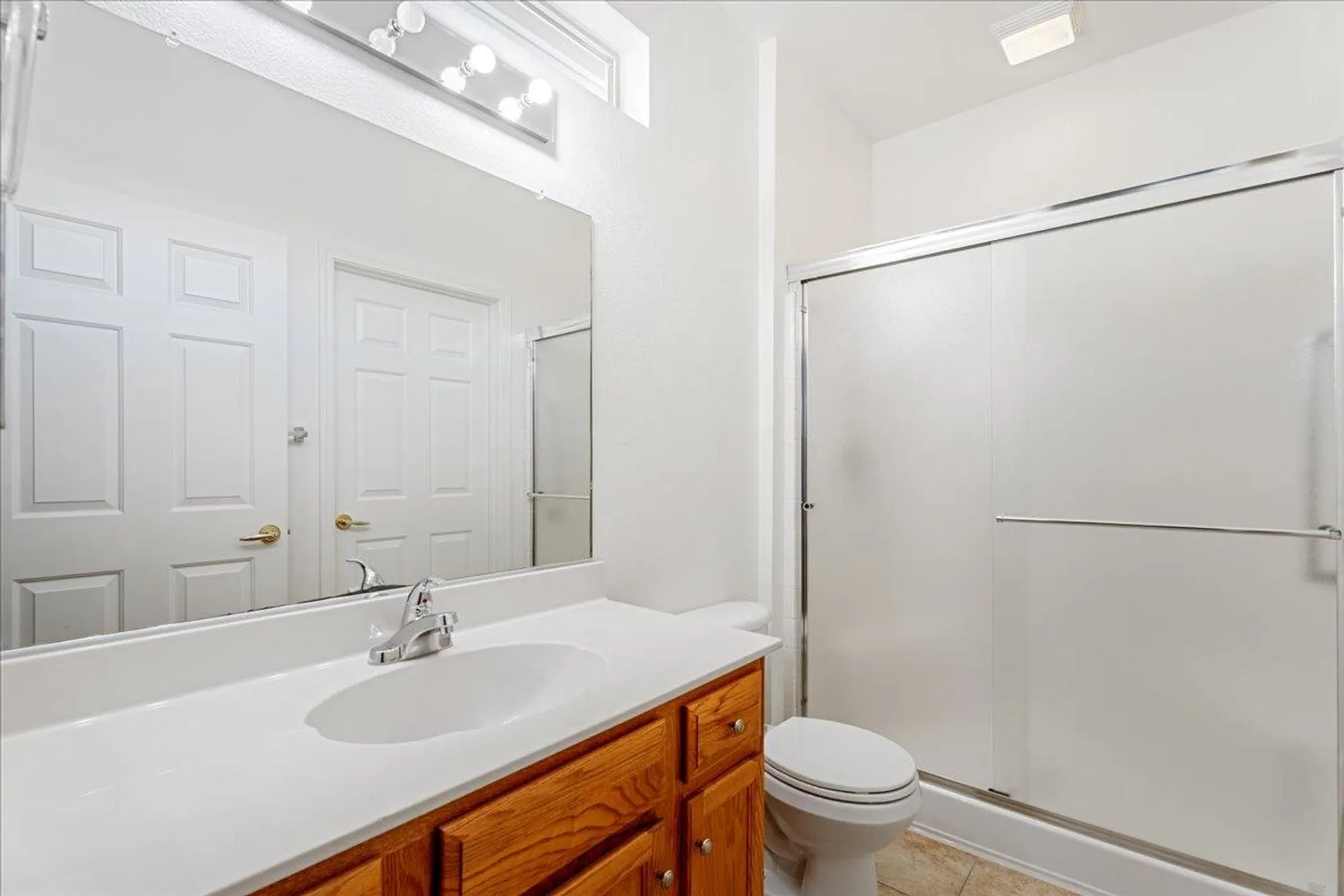 Property Slideshow image 18 of 31 | 2012 gatehouse ln, Lincoln, CA, 95648