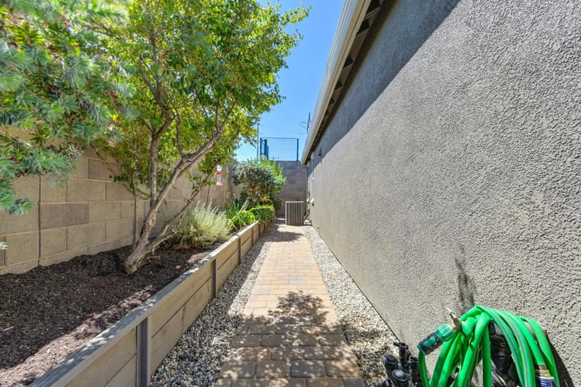 Property Slideshow image 36 of 41 | 9763 dartwell way, Sacramento, CA, 95829