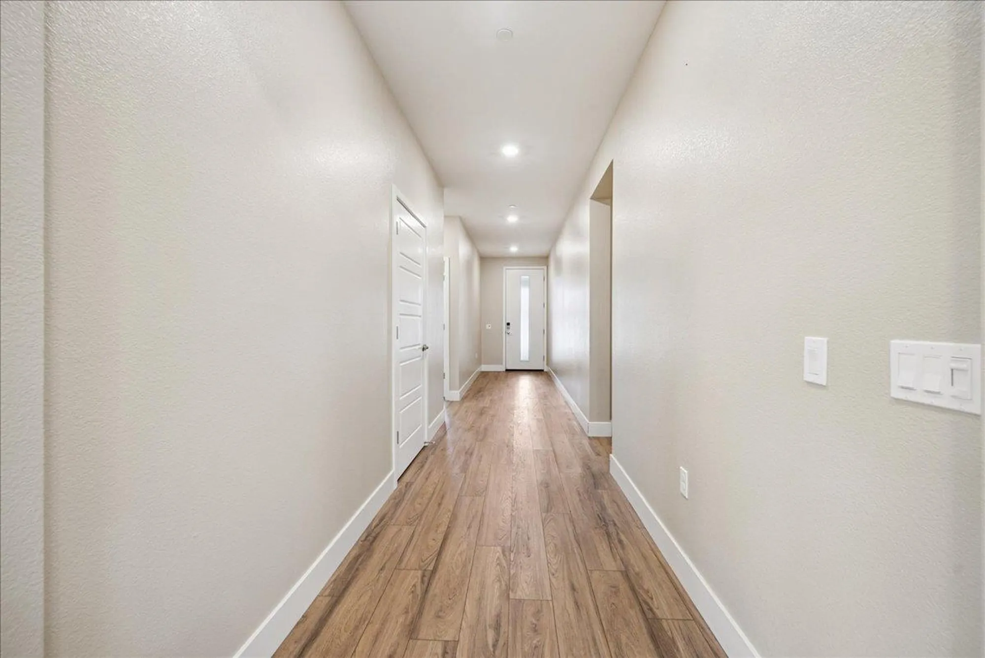 Property Slideshow image 4 of 38 | 7040 orbital ln, Roseville, CA, 95747