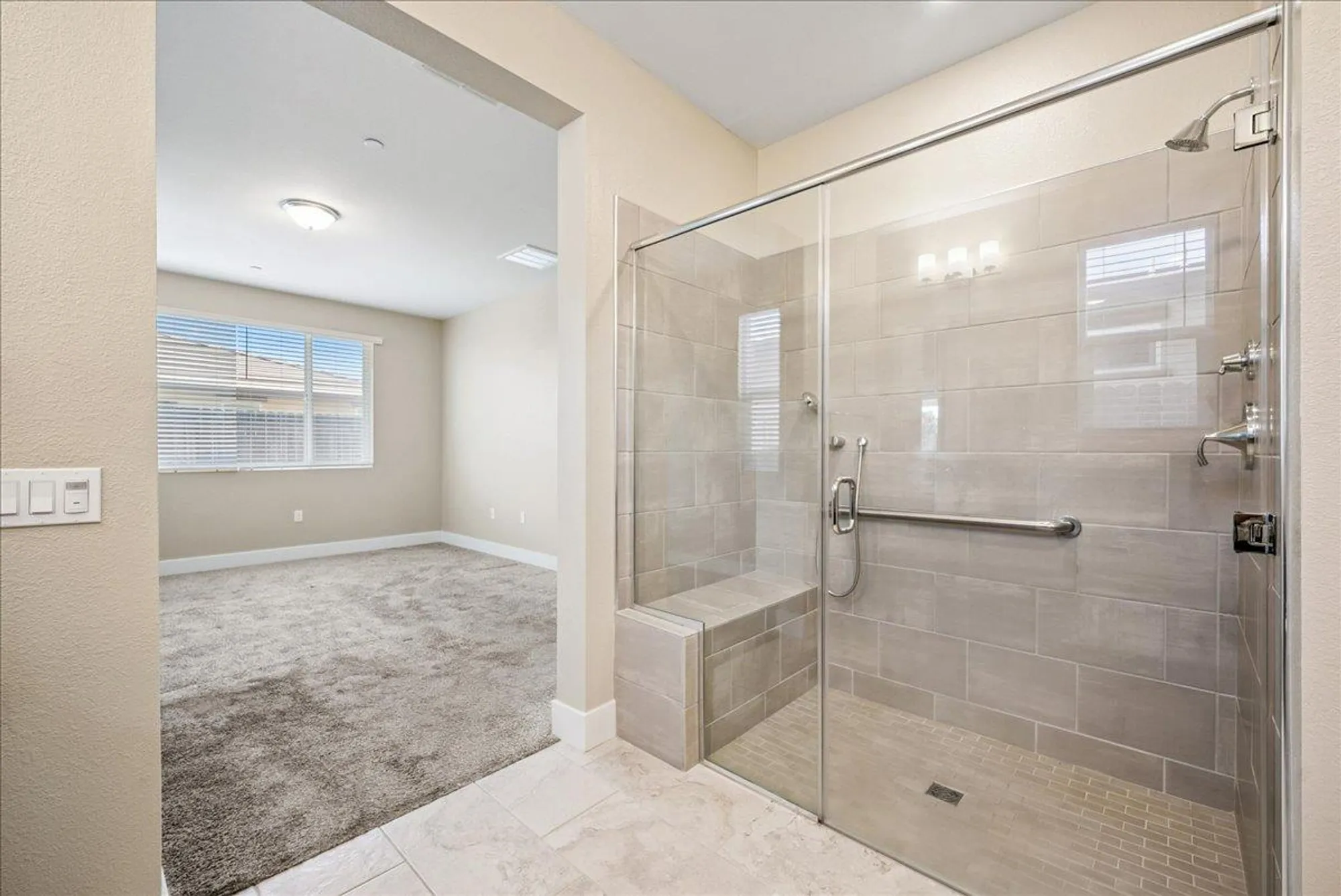 Property Slideshow image 20 of 38 | 7040 orbital ln, Roseville, CA, 95747