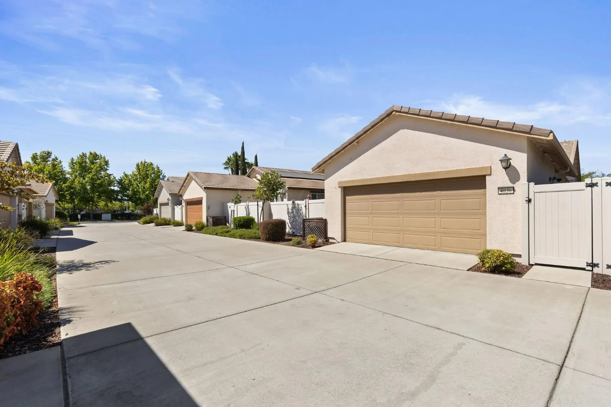 Property Slideshow image 3 of 38 | 4036 hovnanian dr, Sacramento, CA, 95834