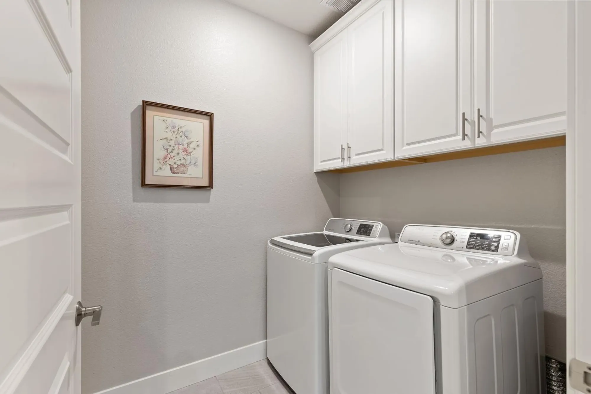 Property Slideshow image 19 of 38 | 4036 hovnanian dr, Sacramento, CA, 95834