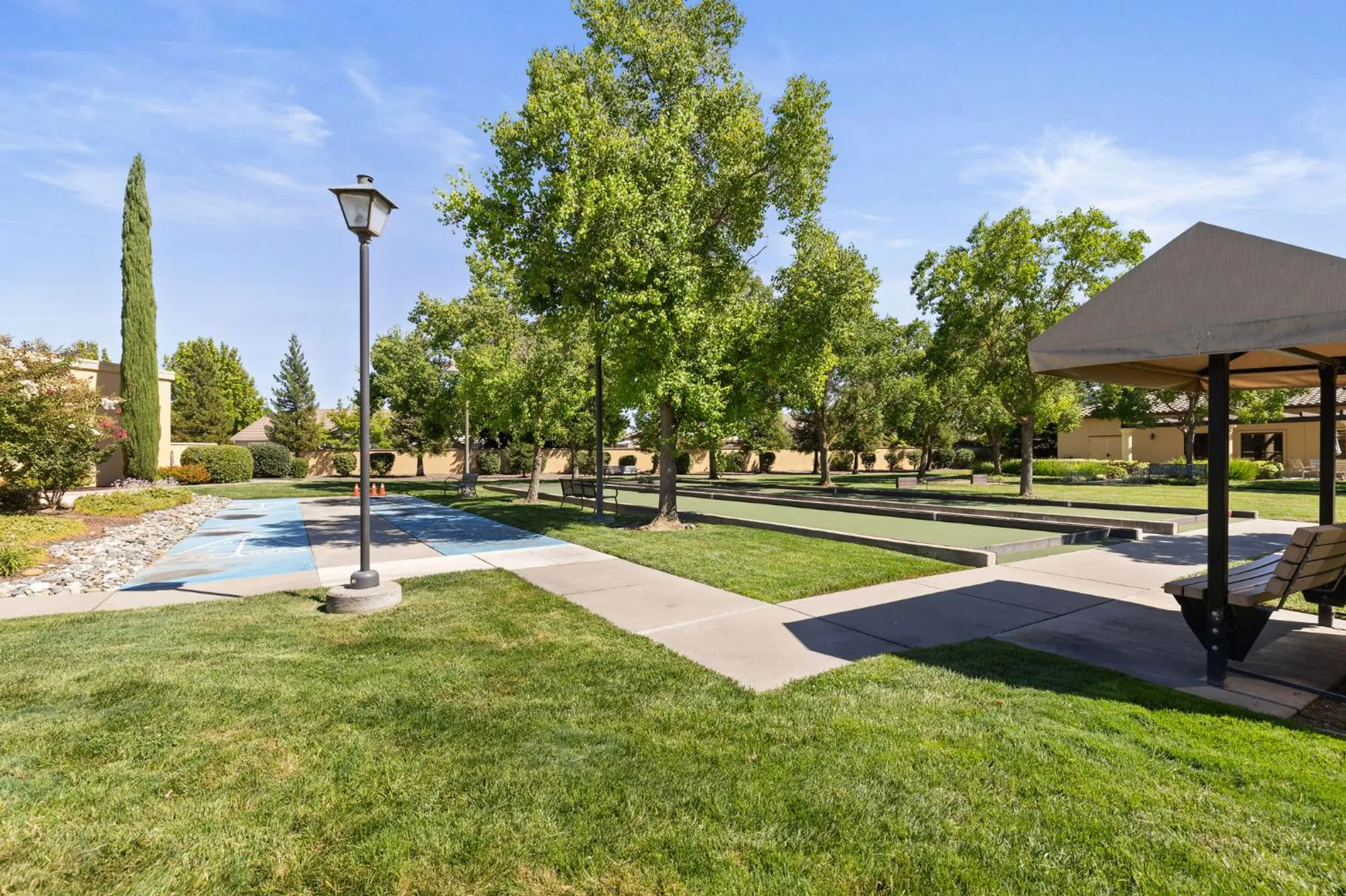 Property Slideshow image 28 of 38 | 4036 hovnanian dr, Sacramento, CA, 95834