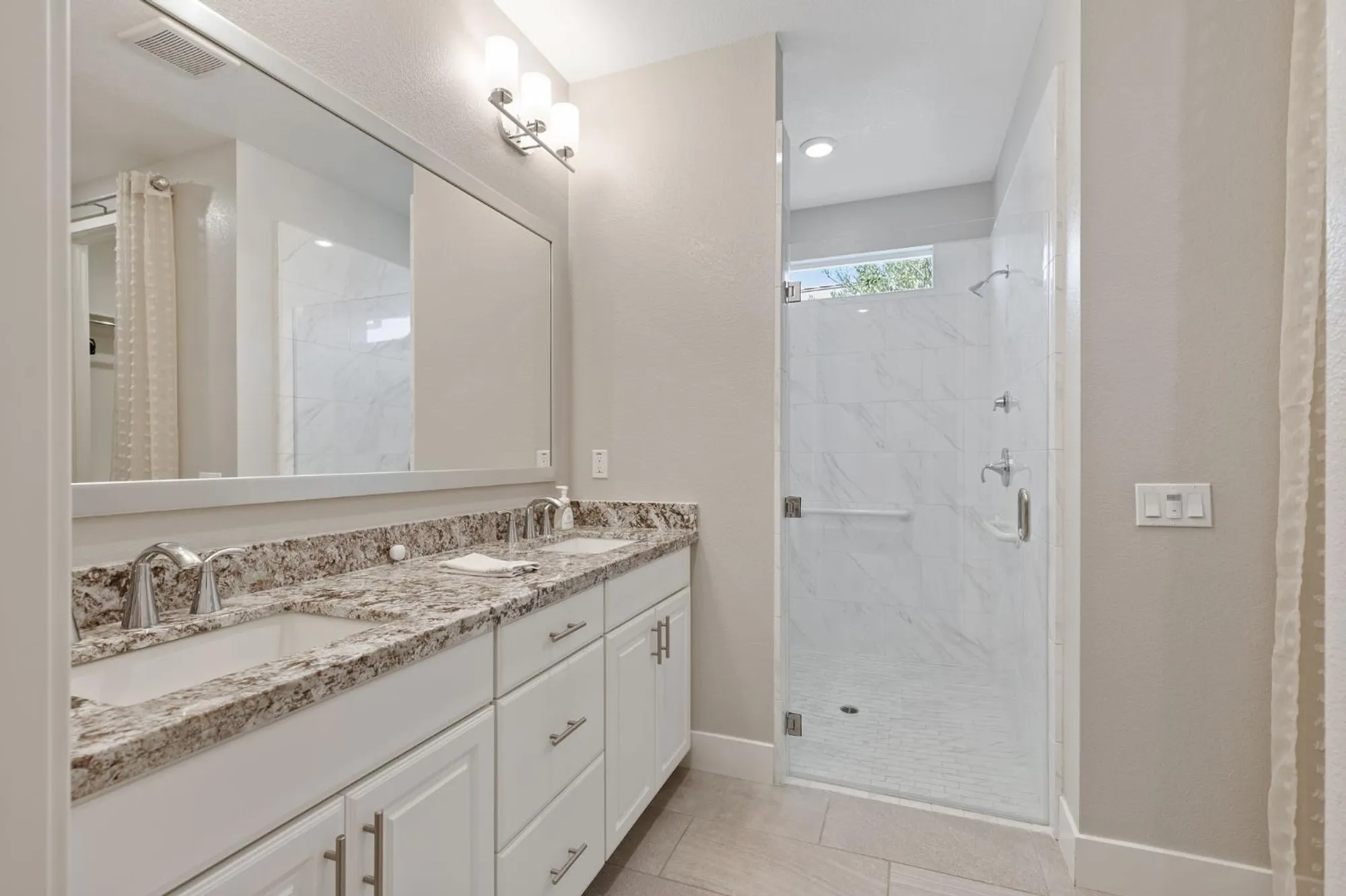 Property Slideshow image 13 of 38 | 4036 hovnanian dr, Sacramento, CA, 95834
