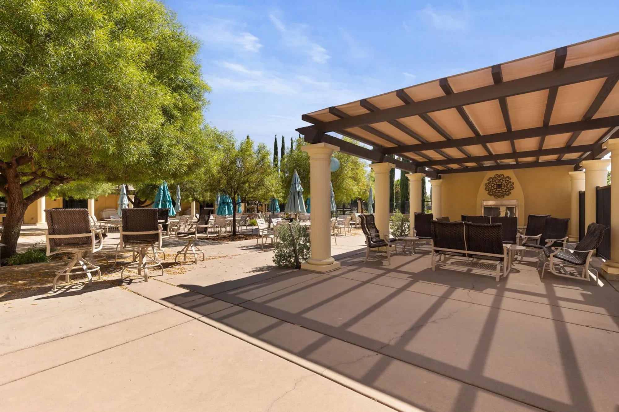 Property Slideshow image 27 of 38 | 4036 hovnanian dr, Sacramento, CA, 95834