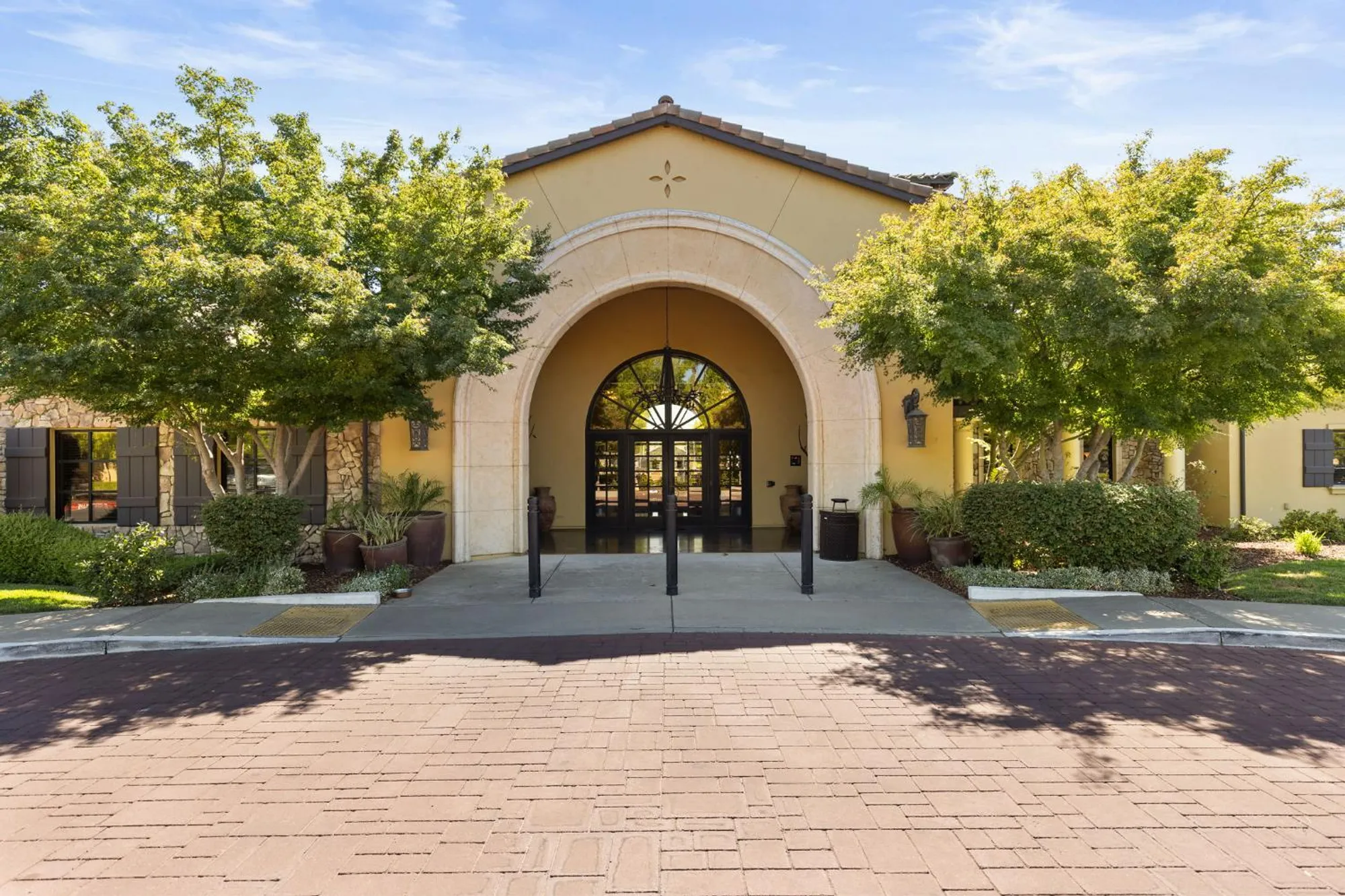 Property Slideshow image 25 of 38 | 4036 hovnanian dr, Sacramento, CA, 95834