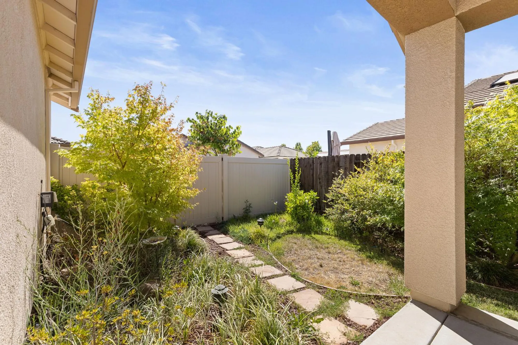 Property Slideshow image 20 of 38 | 4036 hovnanian dr, Sacramento, CA, 95834