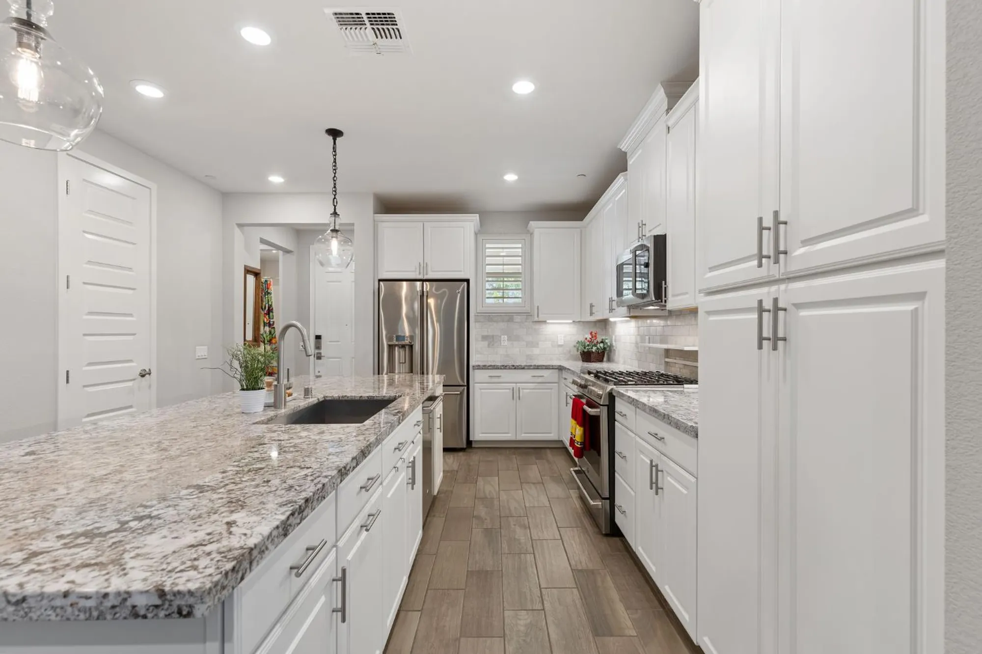 Property Slideshow image 8 of 38 | 4036 hovnanian dr, Sacramento, CA, 95834