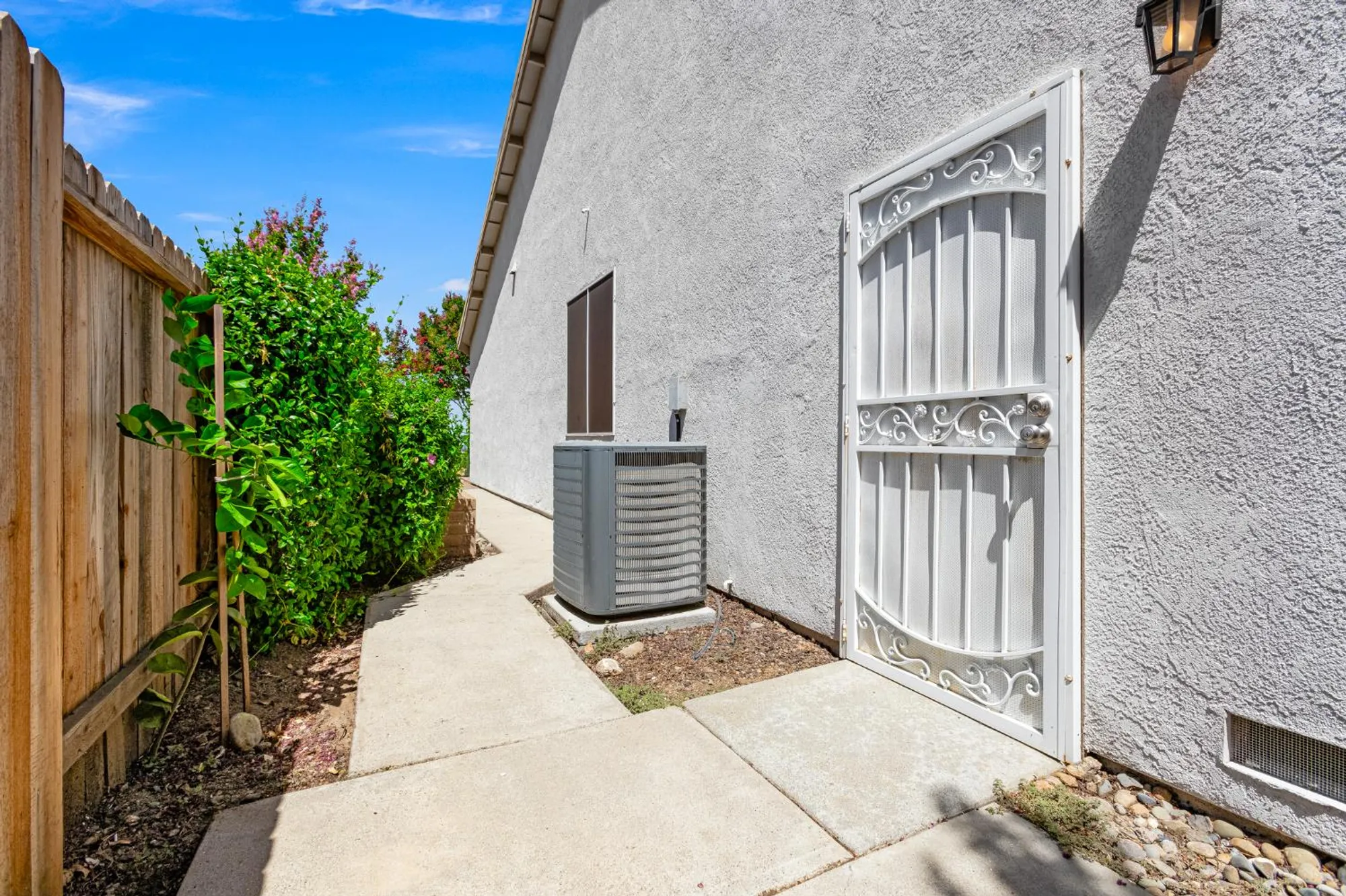 Property Slideshow image 32 of 41 | 4000 coldwater dr, Rocklin, CA, 95765