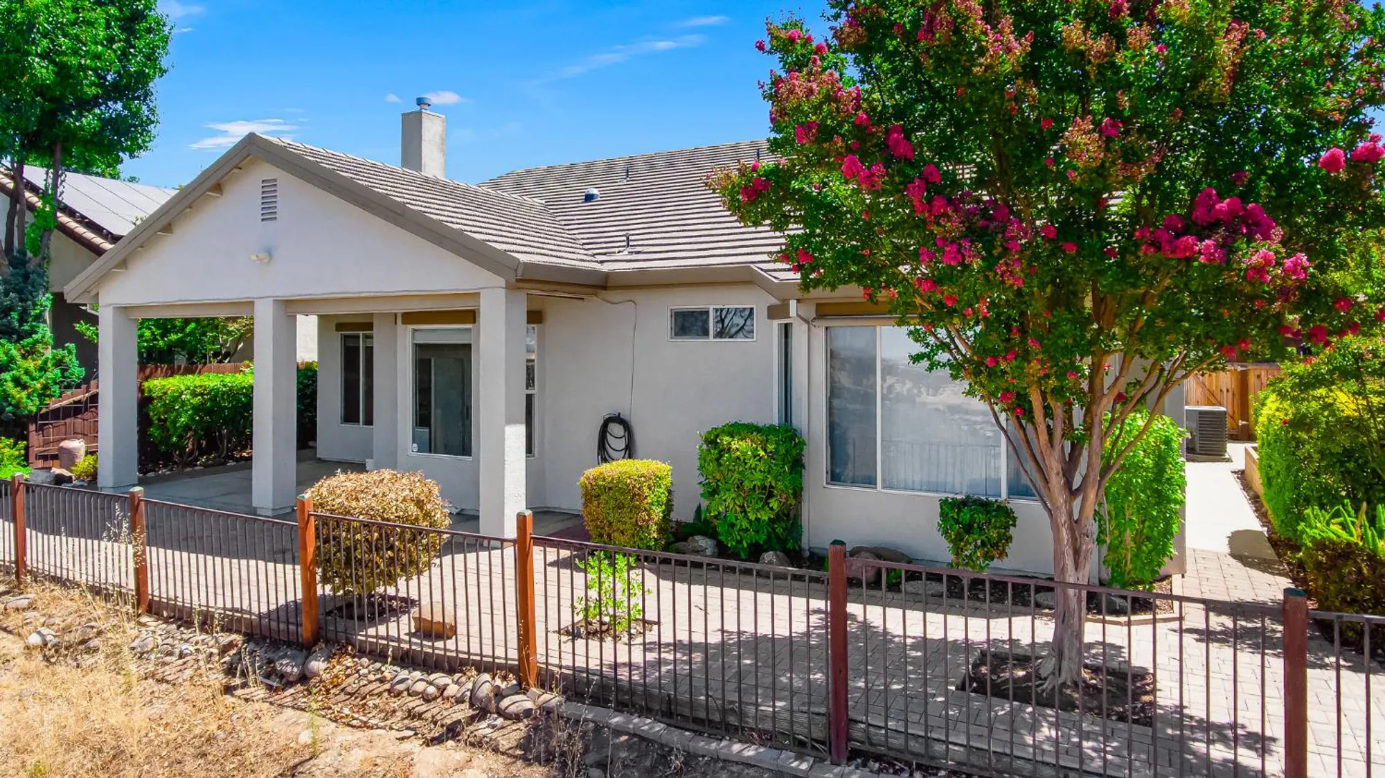 Property Slideshow image 36 of 41 | 4000 coldwater dr, Rocklin, CA, 95765