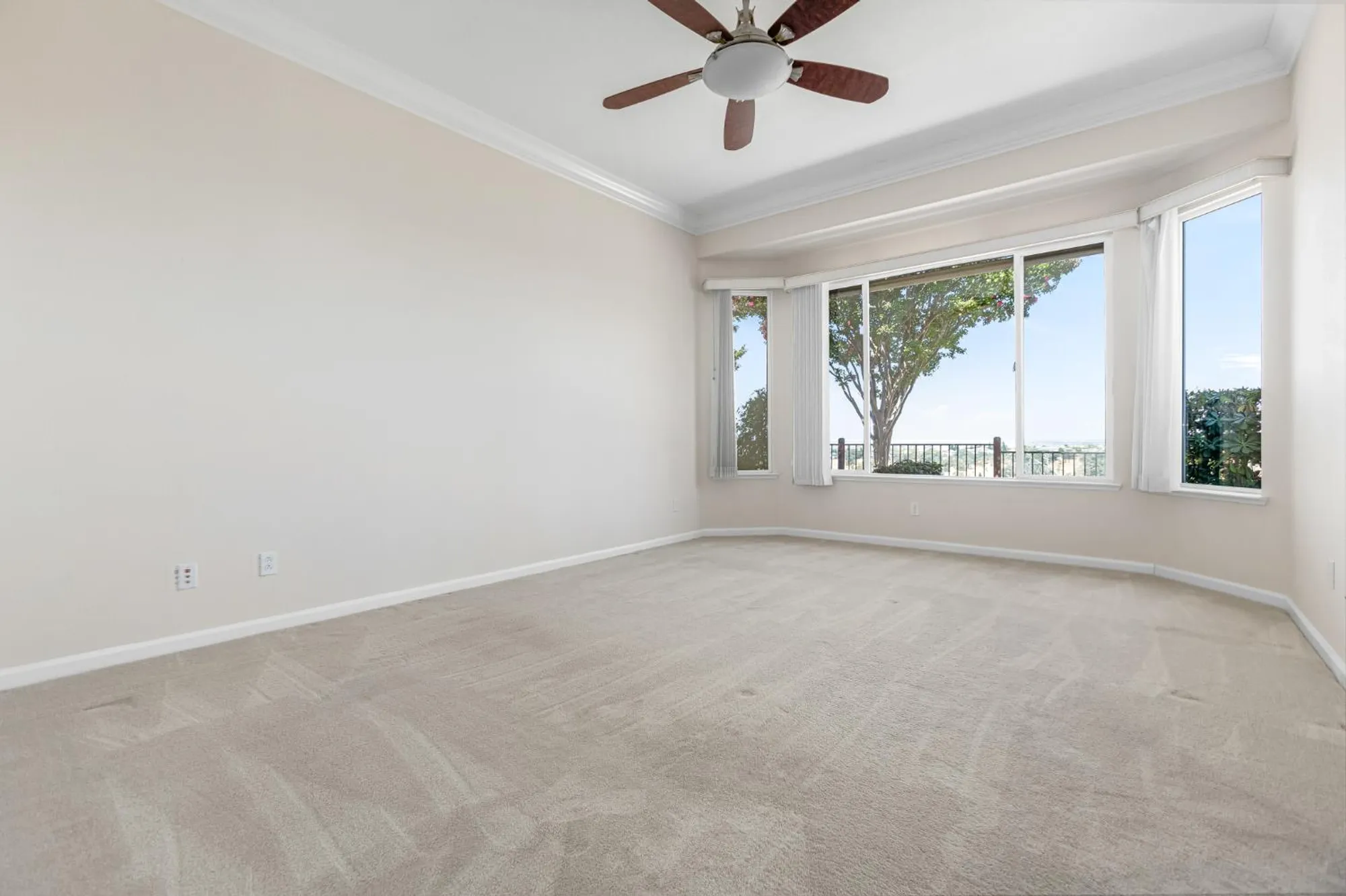 Property Slideshow image 17 of 41 | 4000 coldwater dr, Rocklin, CA, 95765