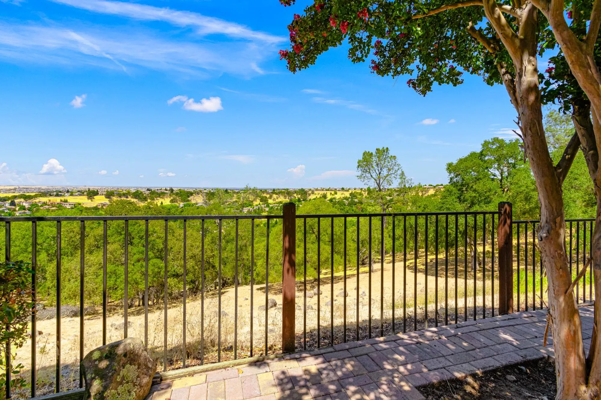 Property Slideshow image 5 of 41 | 4000 coldwater dr, Rocklin, CA, 95765