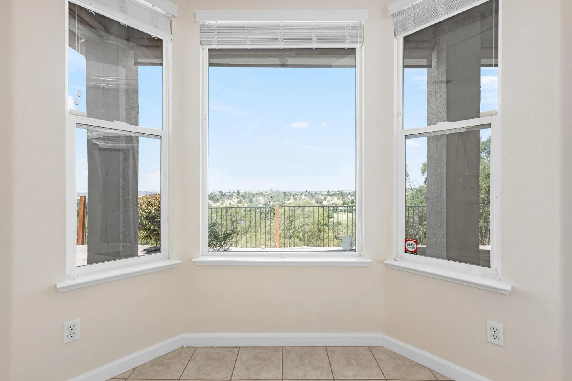 Property Slideshow image 15 of 41 | 4000 coldwater dr, Rocklin, CA, 95765