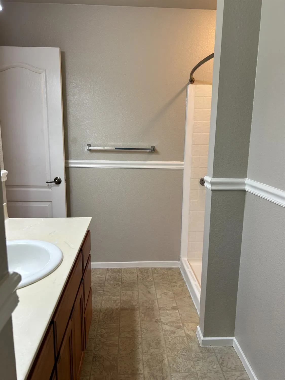 Property Slideshow image 33 of 43 | 677 village dr, Galt, CA, 95632