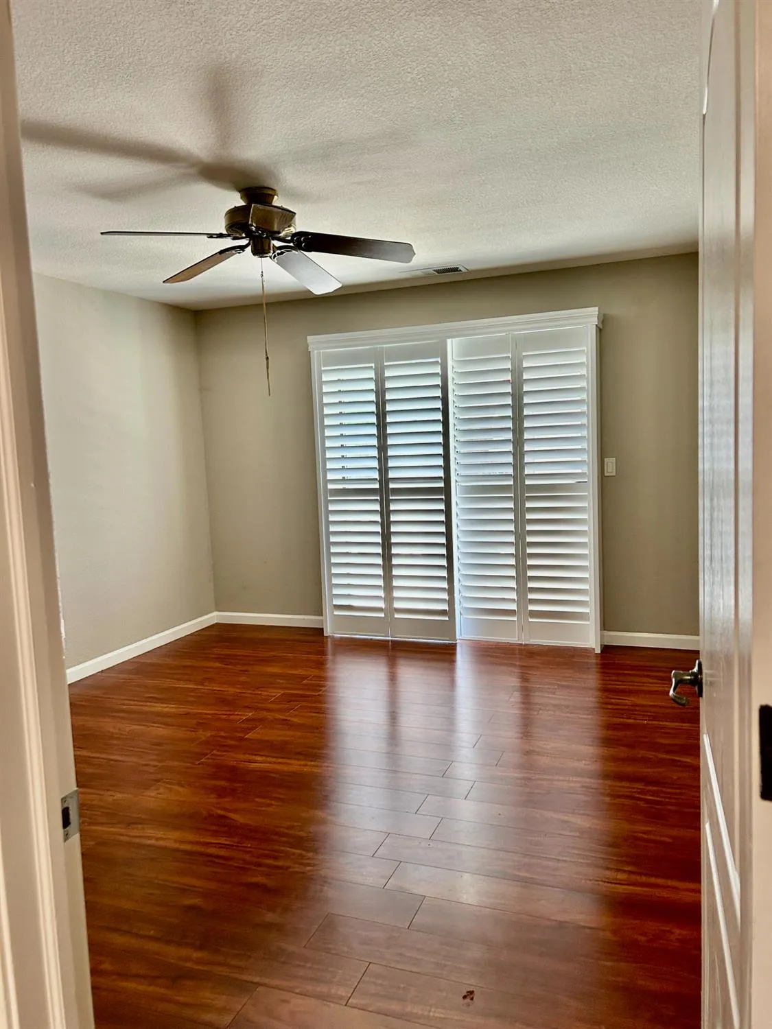 Property Slideshow image 30 of 43 | 677 village dr, Galt, CA, 95632