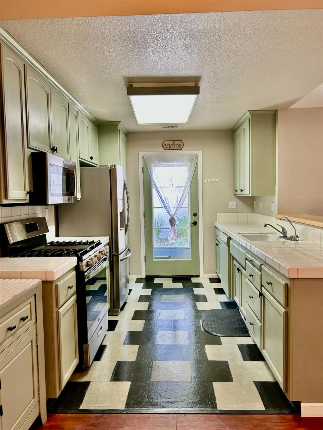 Property Slideshow image 37 of 43 | 677 village dr, Galt, CA, 95632