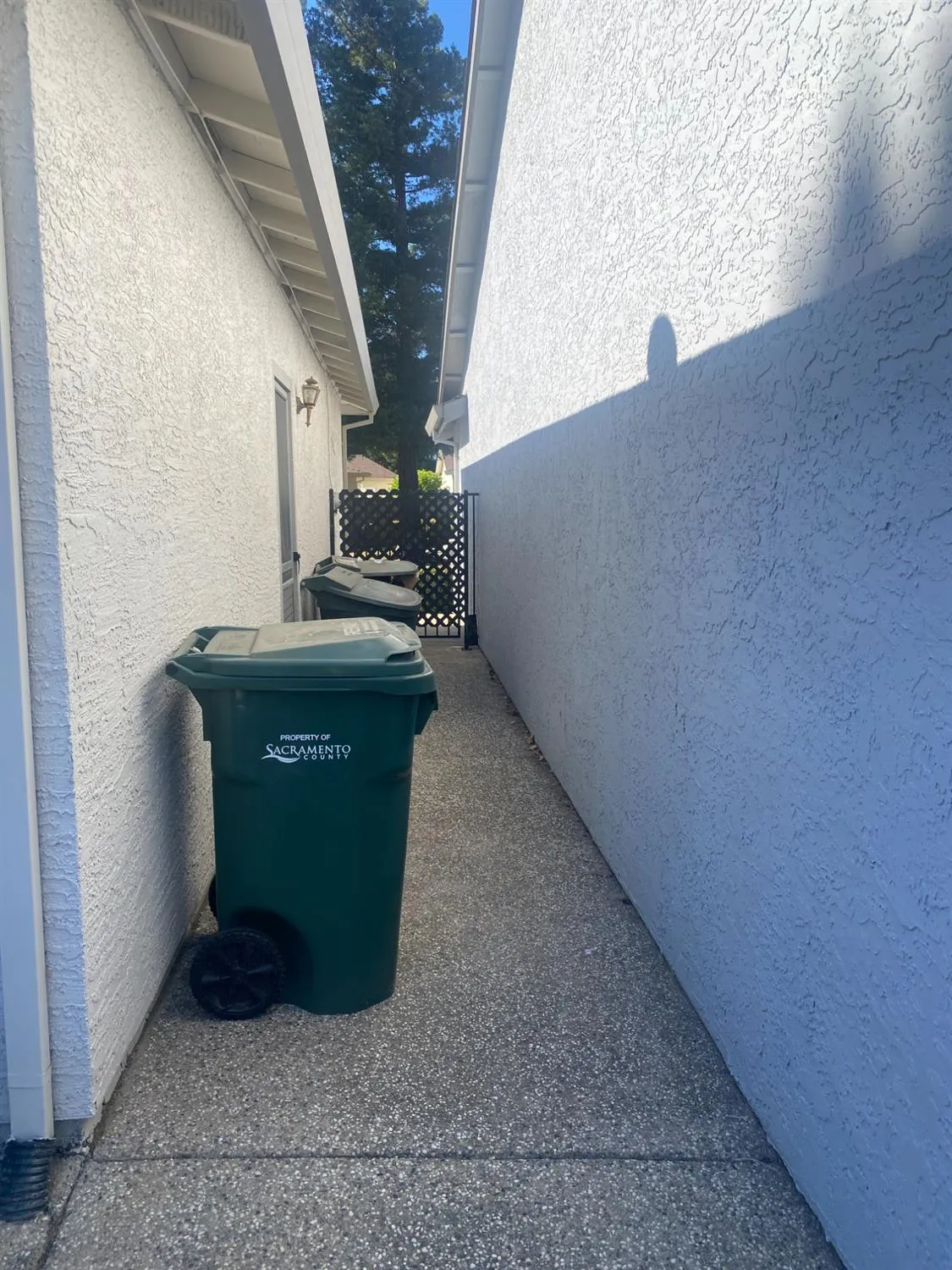 Property Slideshow image 26 of 63 | 7566 sunmore ln, Sacramento, CA, 95828