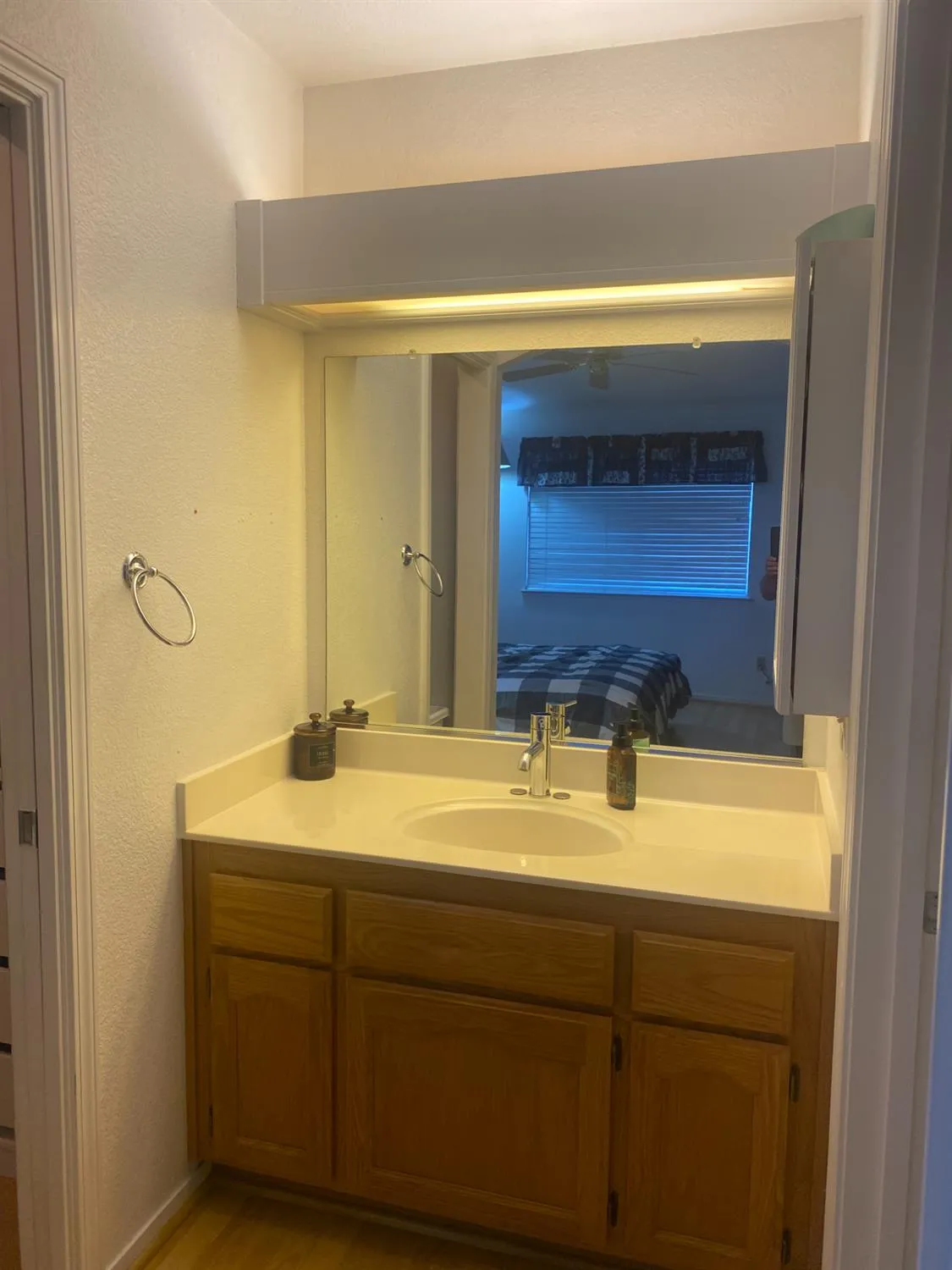 Property Slideshow image 13 of 63 | 7566 sunmore ln, Sacramento, CA, 95828