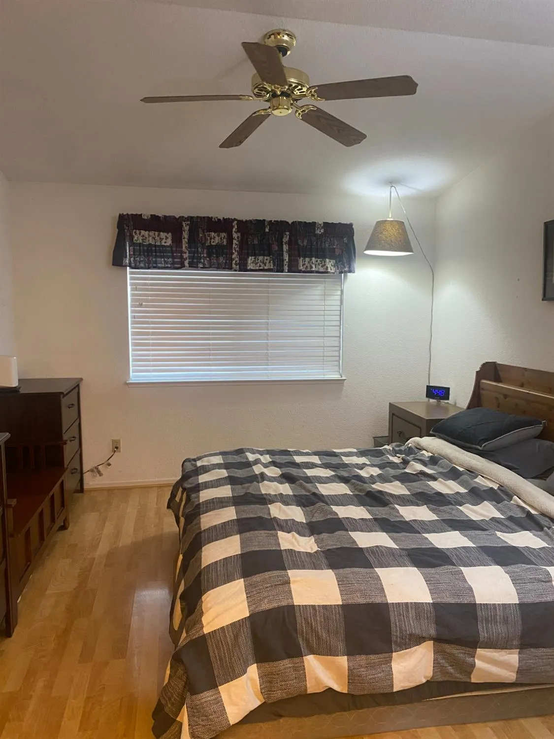 Property Slideshow image 12 of 63 | 7566 sunmore ln, Sacramento, CA, 95828