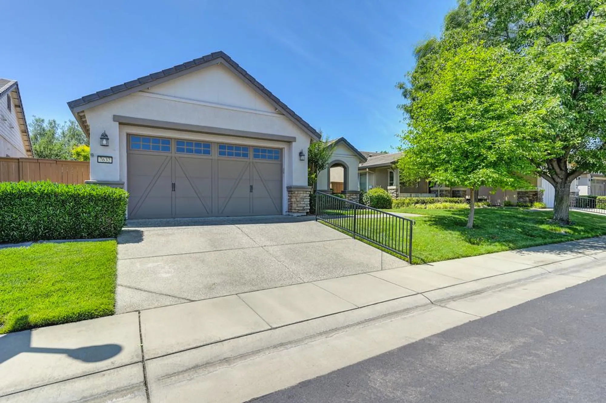 Property Slideshow image 5 of 42 | 7632 chatsworth cir, Elk Grove, CA, 95757