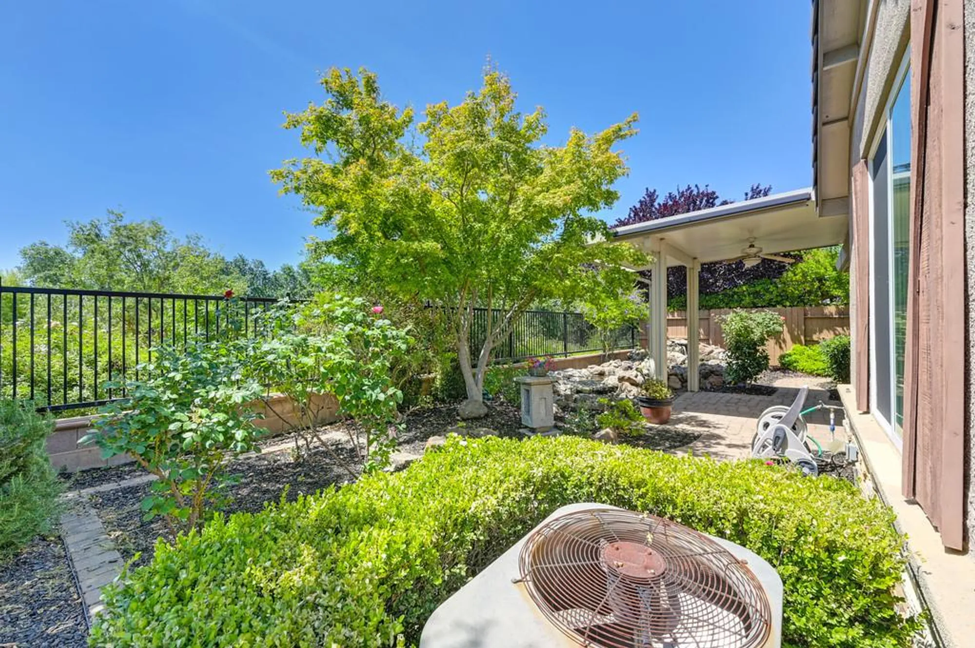 Property Slideshow image 39 of 42 | 7632 chatsworth cir, Elk Grove, CA, 95757