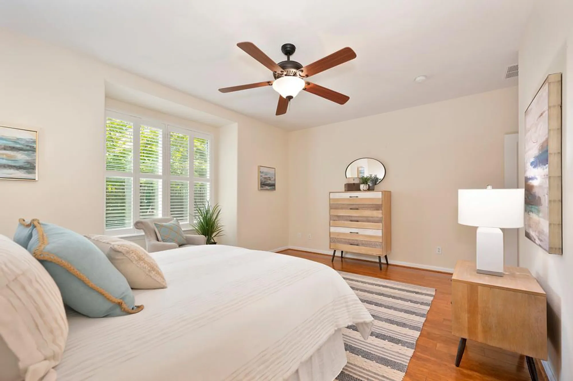 Property Slideshow image 25 of 42 | 7632 chatsworth cir, Elk Grove, CA, 95757