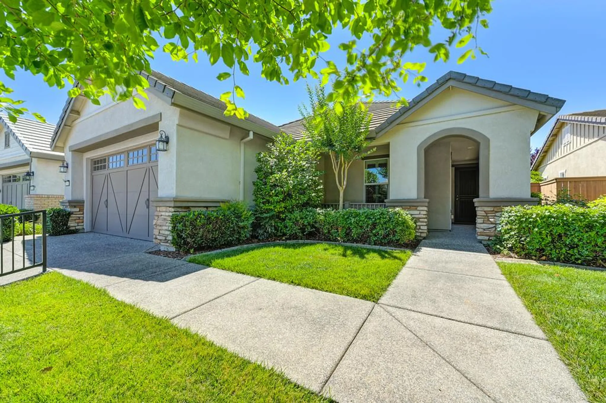 Property Slideshow image 3 of 42 | 7632 chatsworth cir, Elk Grove, CA, 95757