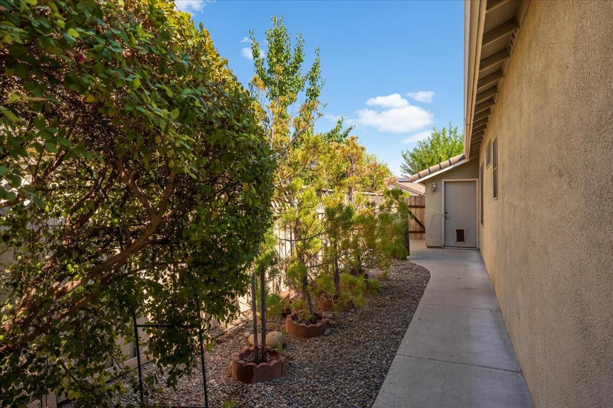 Property Slideshow image 31 of 33 | 1975 mary rose ln, Lincoln, CA, 95648