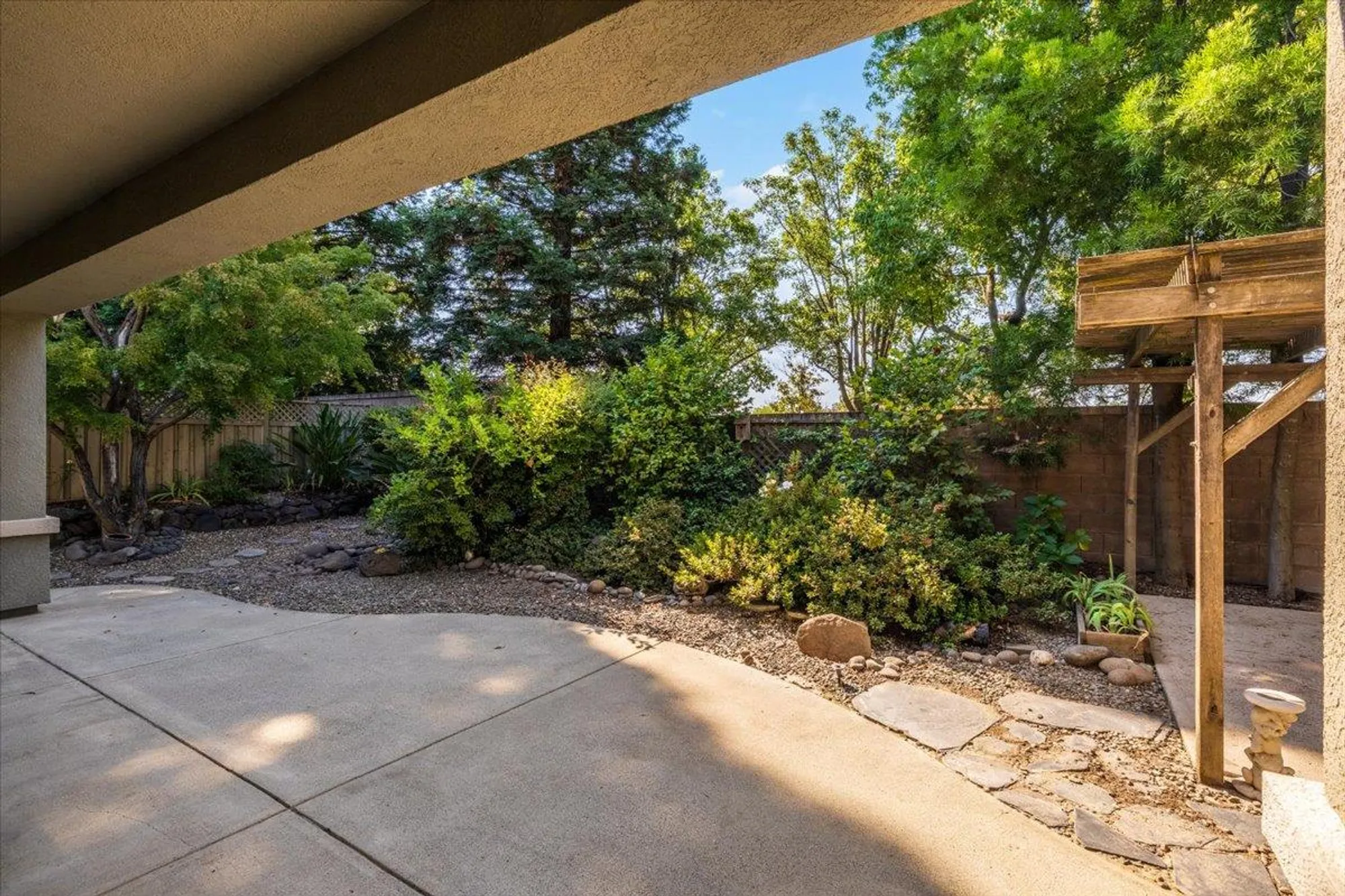 Property Slideshow image 32 of 33 | 1975 mary rose ln, Lincoln, CA, 95648