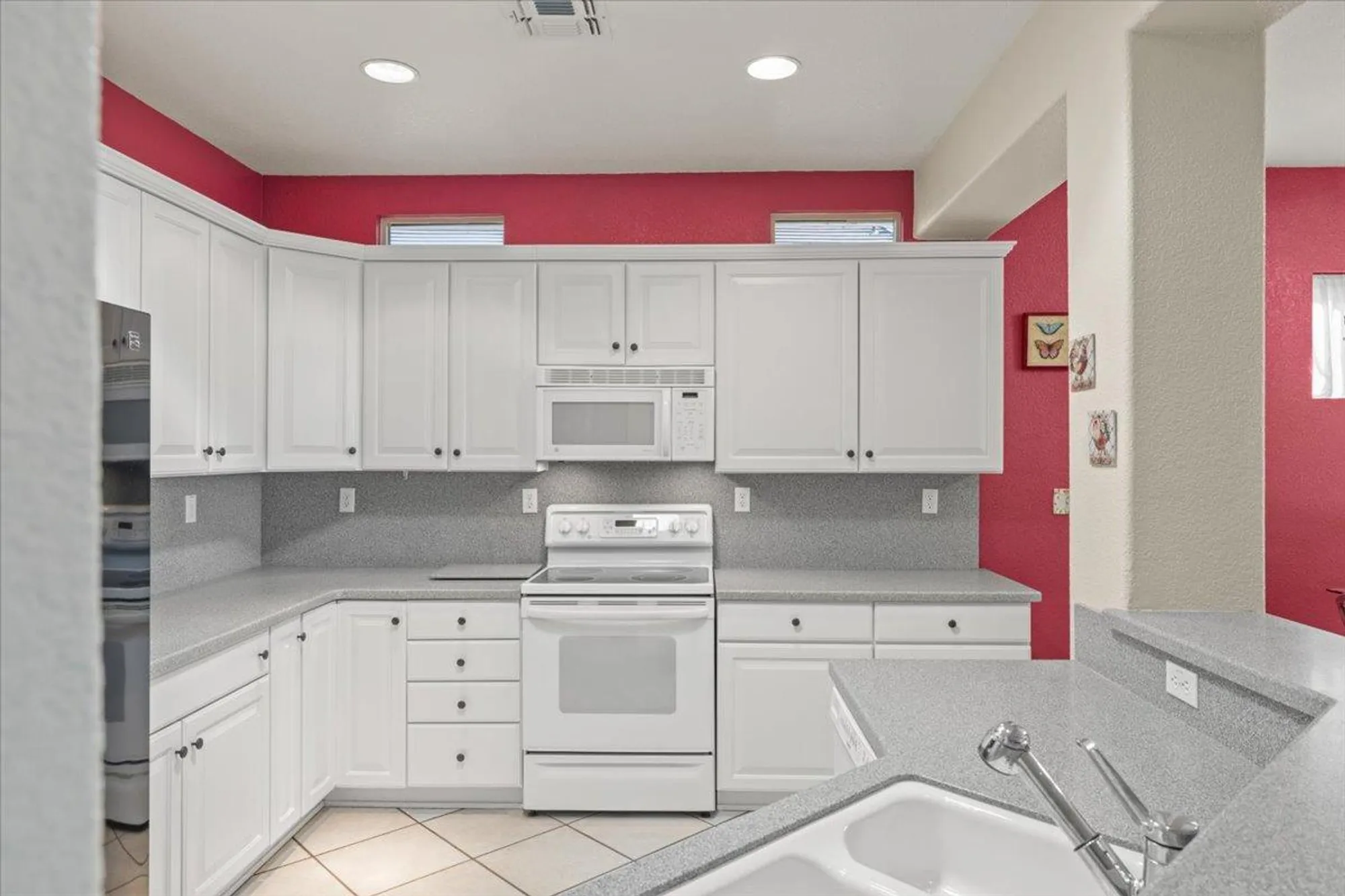 Property Slideshow image 9 of 33 | 1975 mary rose ln, Lincoln, CA, 95648