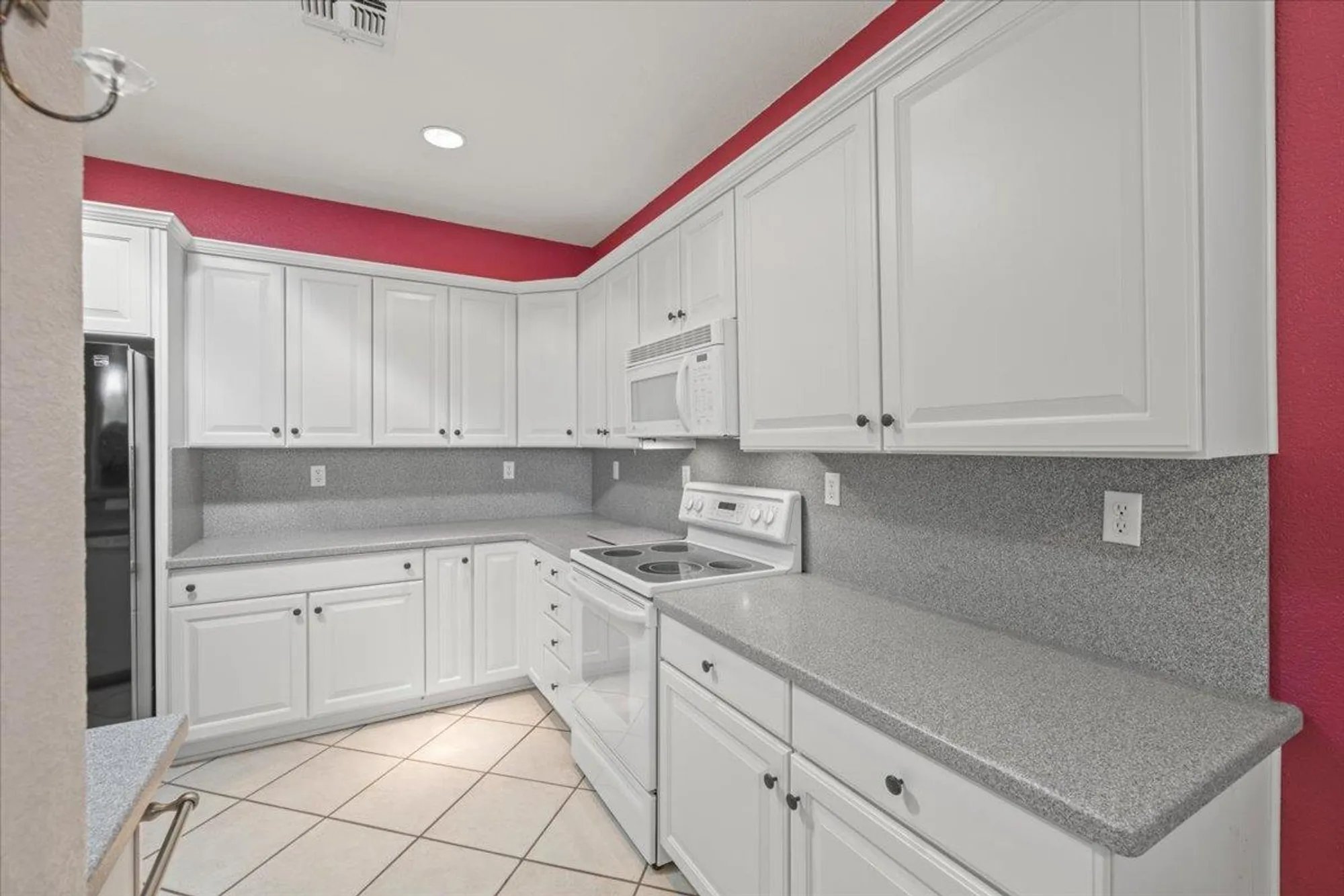 Property Slideshow image 8 of 33 | 1975 mary rose ln, Lincoln, CA, 95648