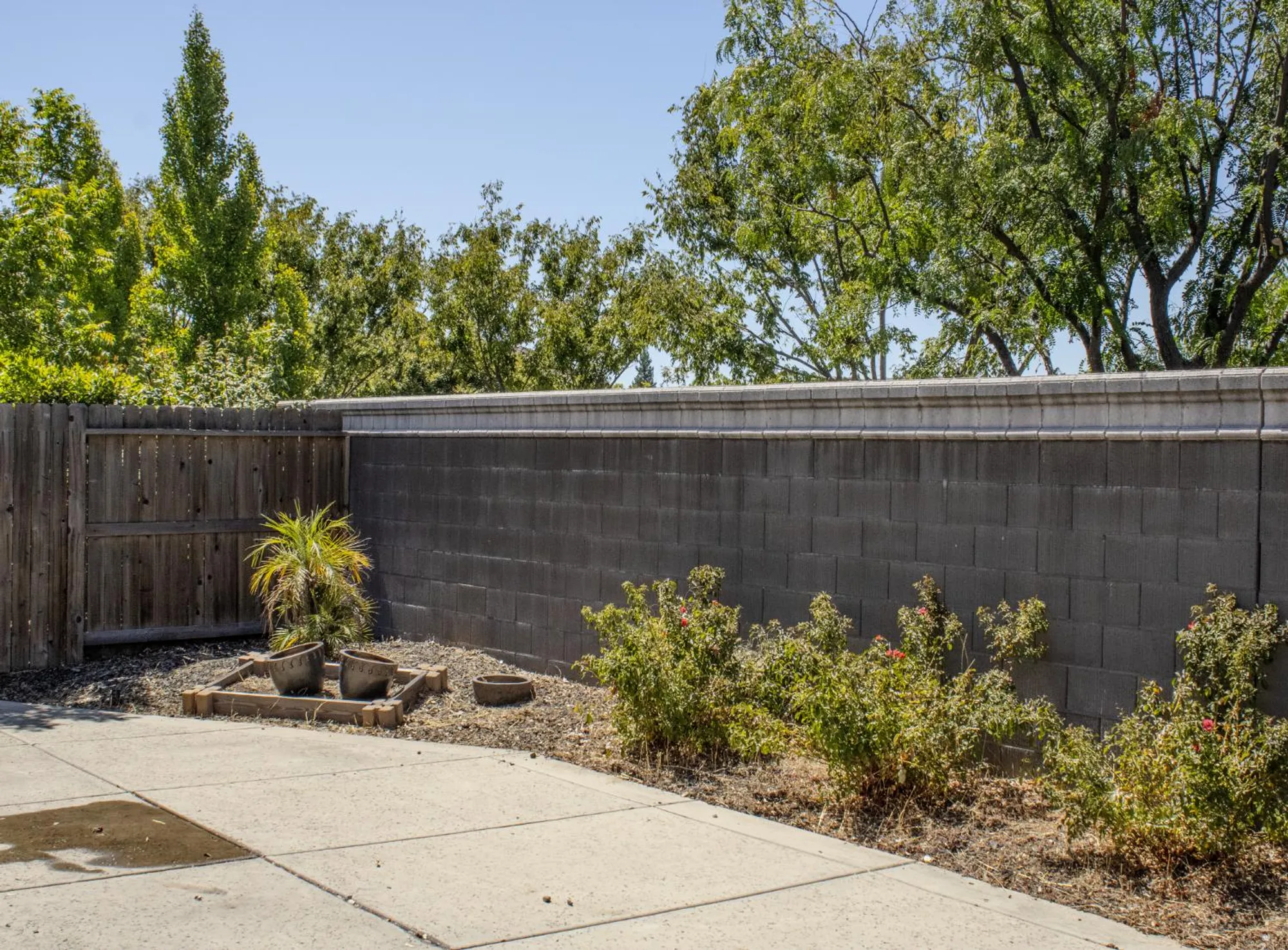 Property Slideshow image 23 of 33 | 2144 arlington dr, Roseville, CA, 95747