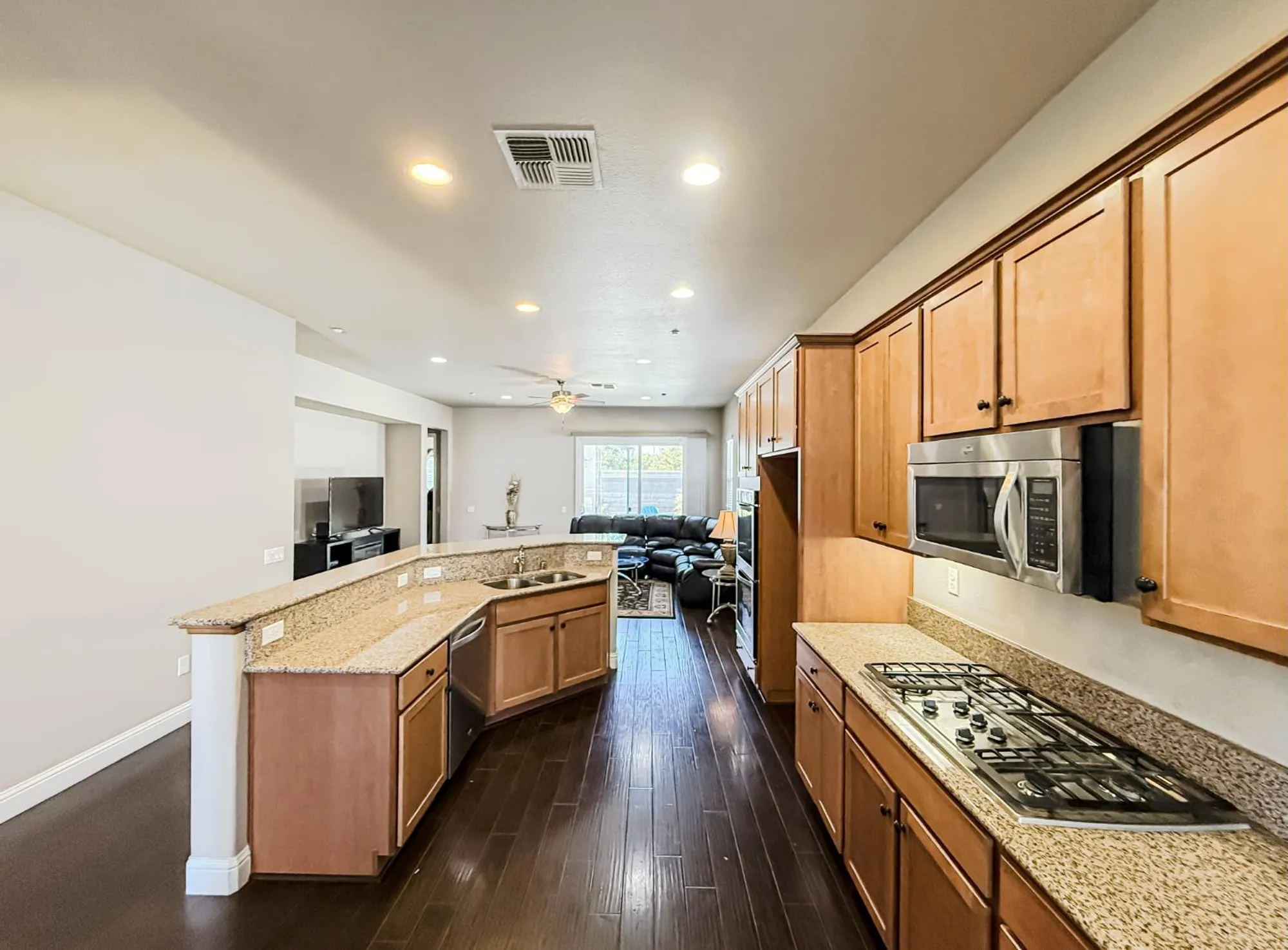 Property Slideshow image 5 of 33 | 2144 arlington dr, Roseville, CA, 95747