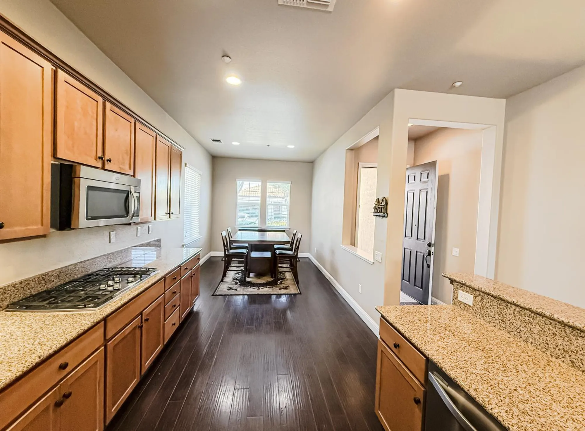 Property Slideshow image 4 of 33 | 2144 arlington dr, Roseville, CA, 95747