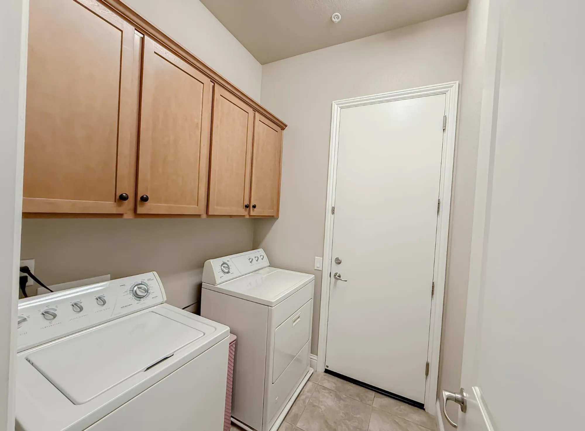 Property Slideshow image 21 of 33 | 2144 arlington dr, Roseville, CA, 95747