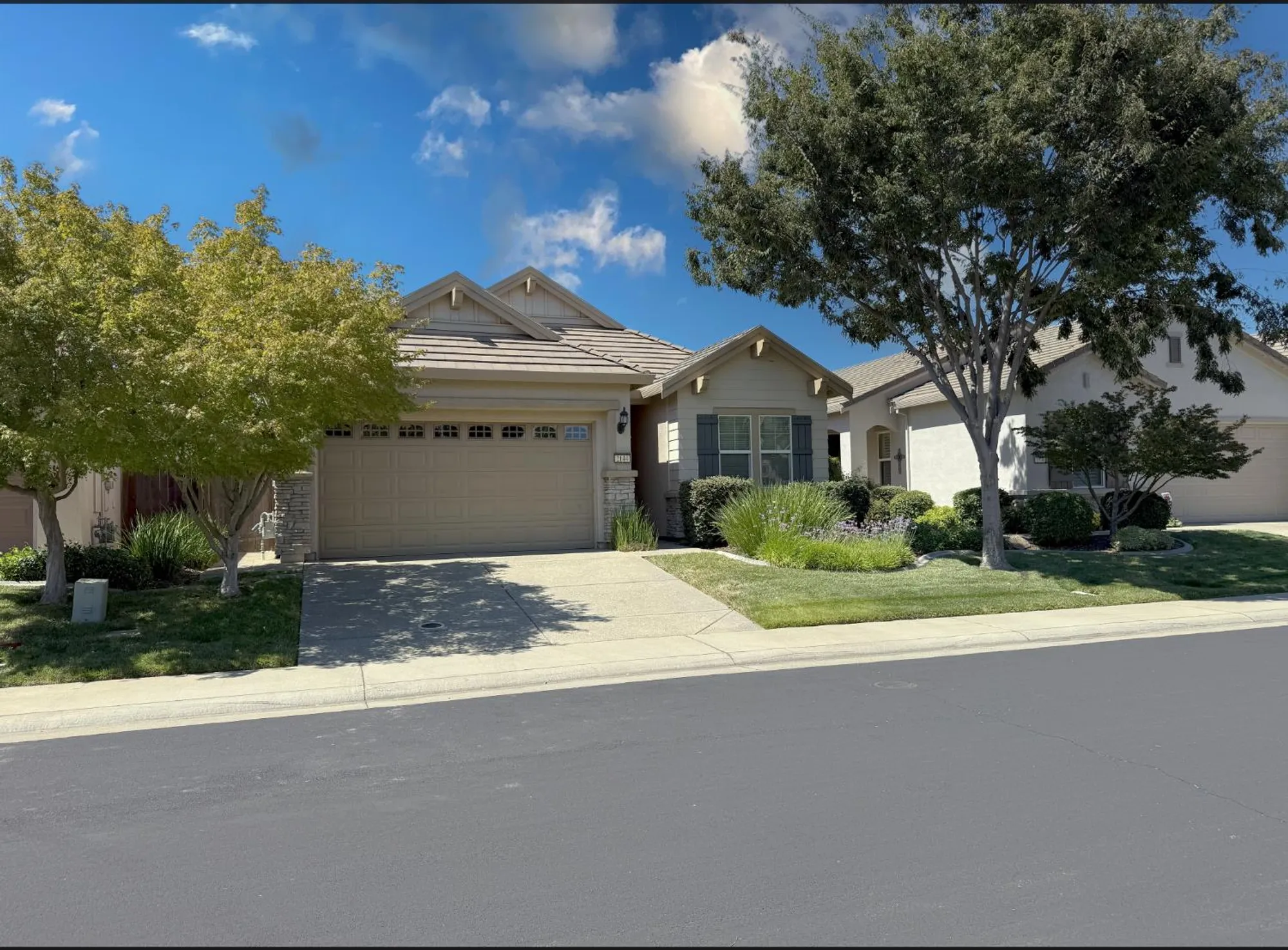 Property Slideshow image 29 of 33 | 2144 arlington dr, Roseville, CA, 95747