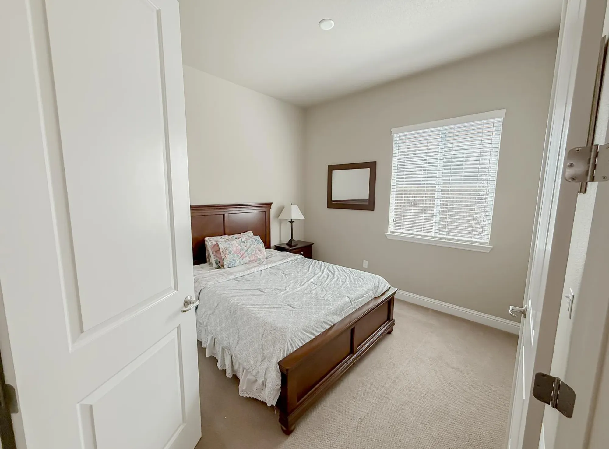 Property Slideshow image 17 of 33 | 2144 arlington dr, Roseville, CA, 95747