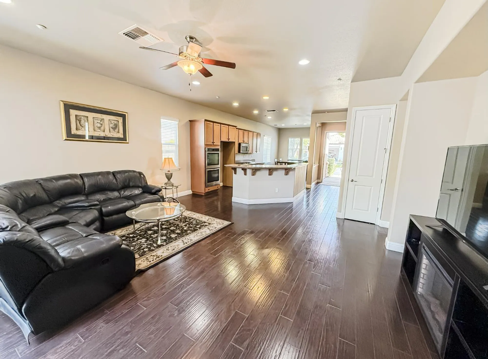 Property Slideshow image 6 of 33 | 2144 arlington dr, Roseville, CA, 95747