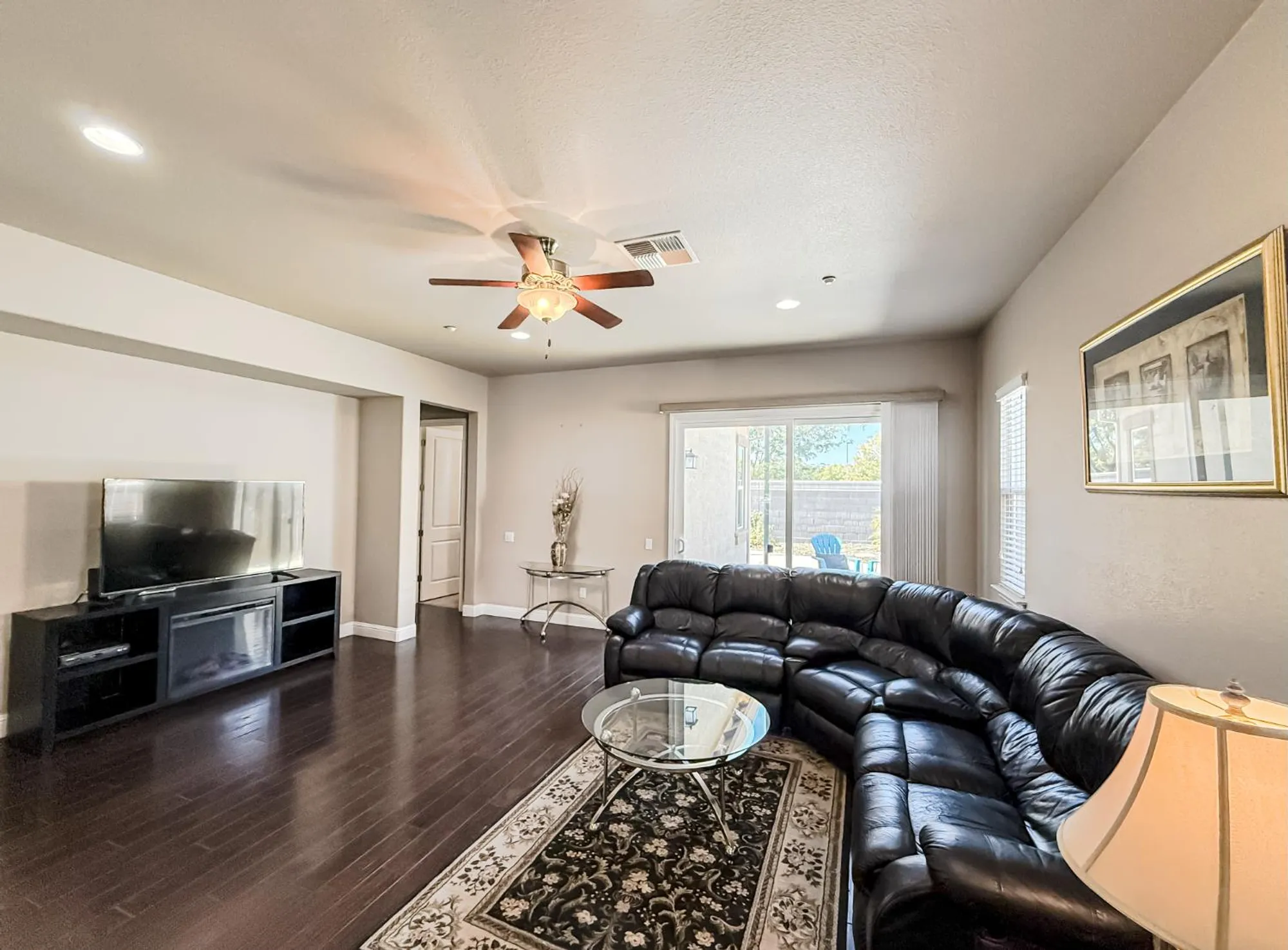 Property Slideshow image 8 of 33 | 2144 arlington dr, Roseville, CA, 95747