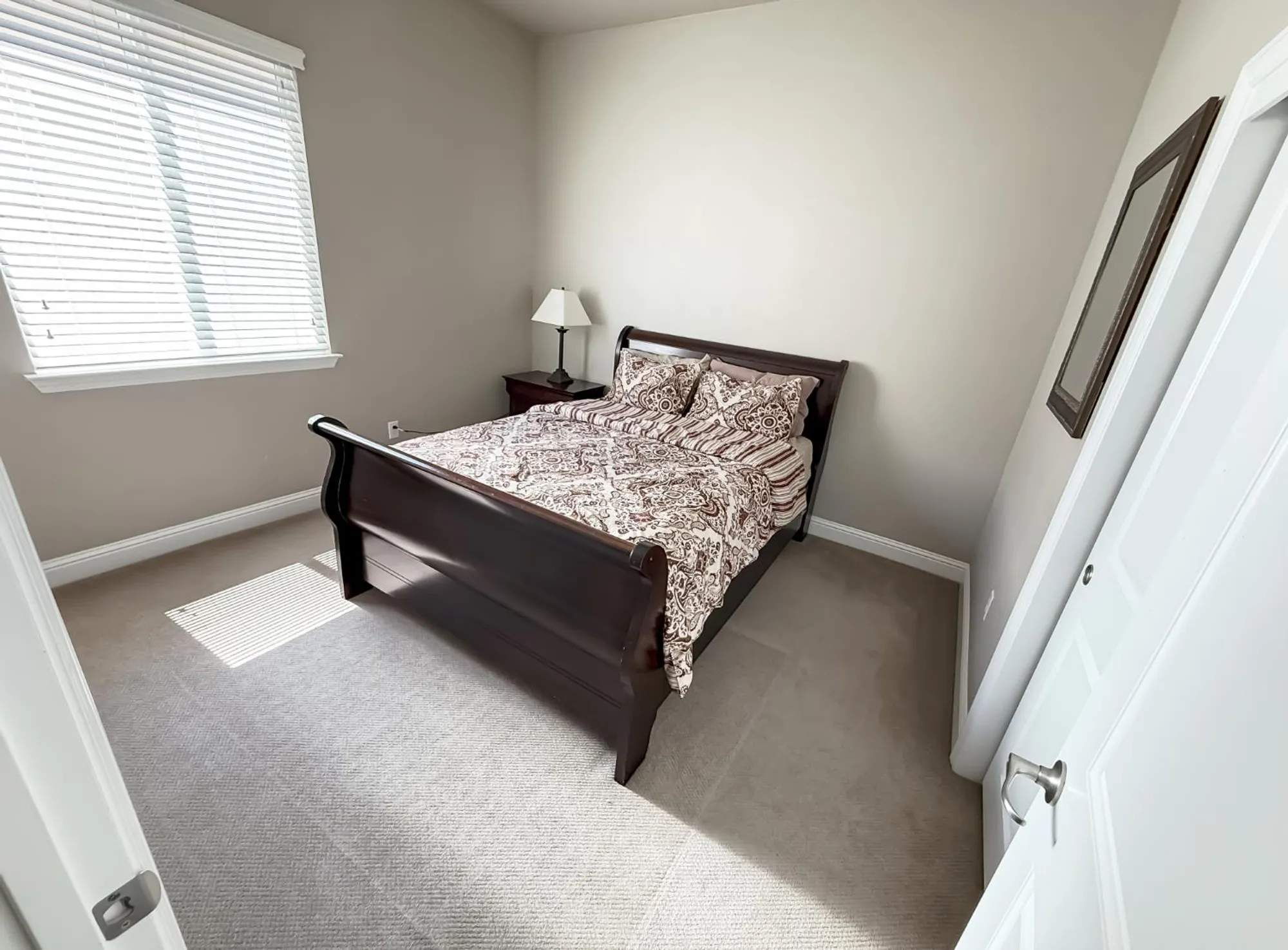 Property Slideshow image 19 of 33 | 2144 arlington dr, Roseville, CA, 95747