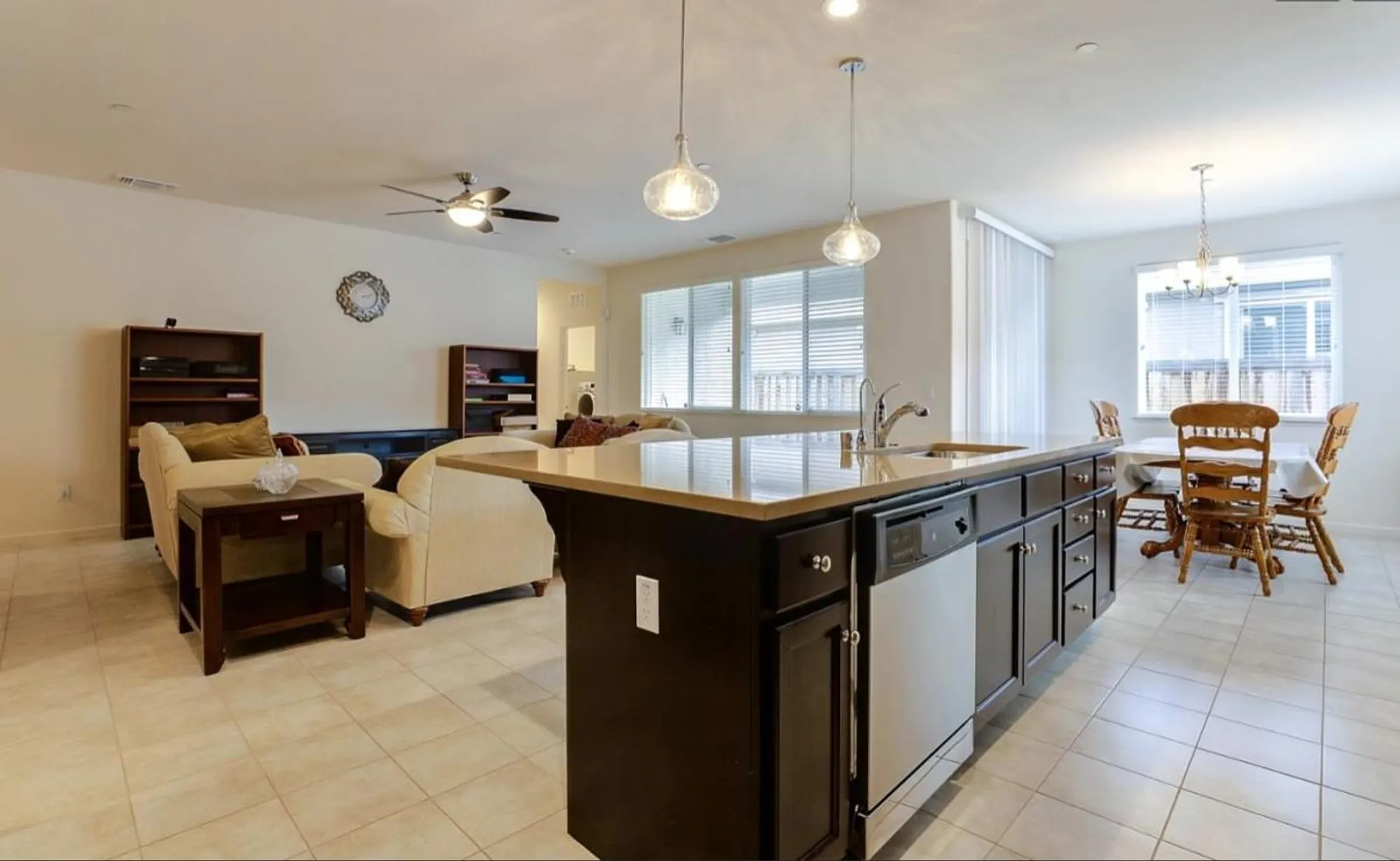 Property Slideshow image 11 of 27 | 4040 arco del paso ln, Sacramento, CA, 95834