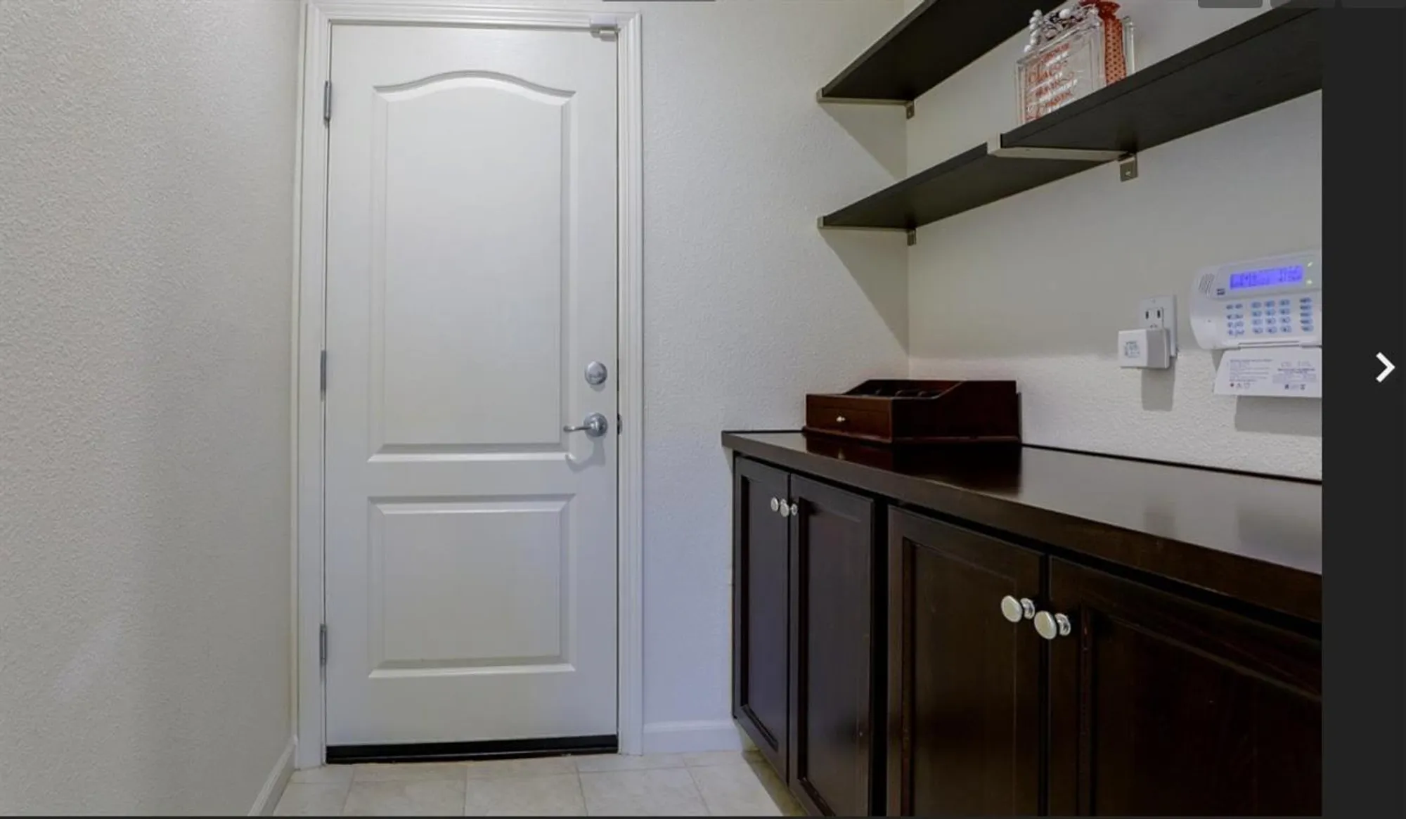 Property Slideshow image 13 of 27 | 4040 arco del paso ln, Sacramento, CA, 95834