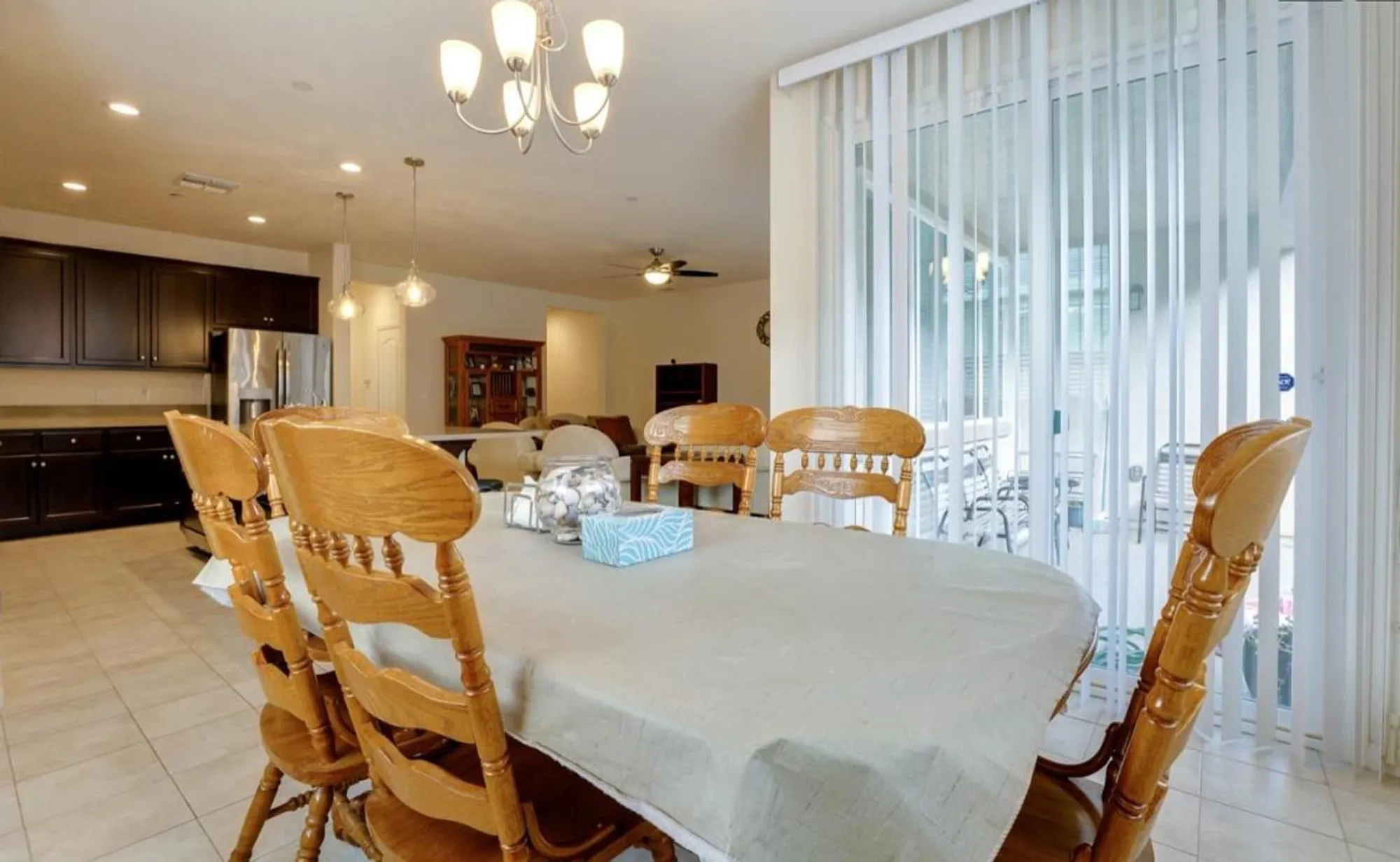 Property Slideshow image 9 of 27 | 4040 arco del paso ln, Sacramento, CA, 95834