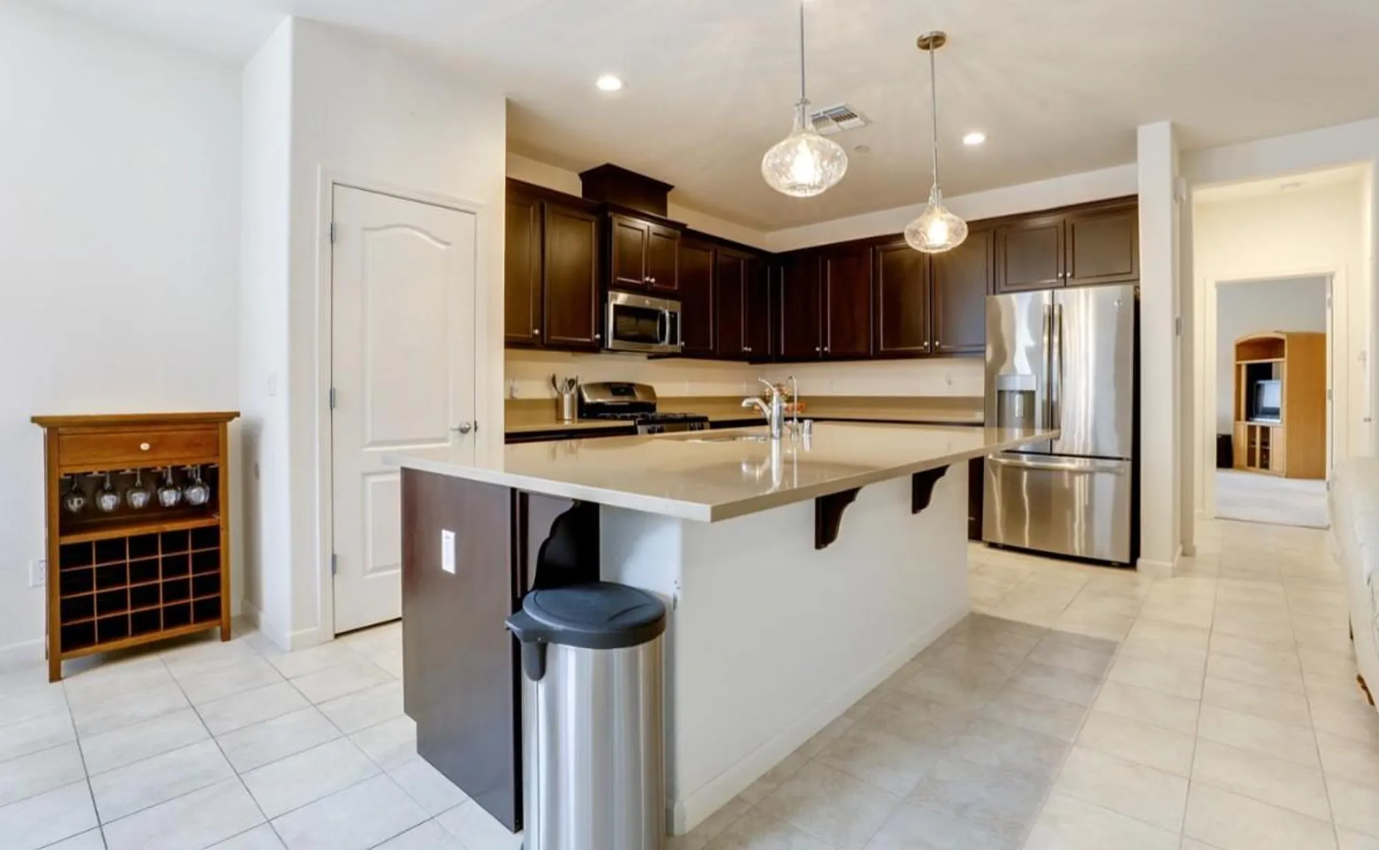 Property Slideshow image 8 of 27 | 4040 arco del paso ln, Sacramento, CA, 95834