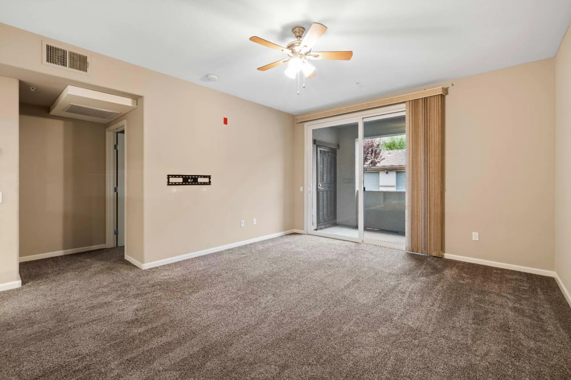 Property Slideshow image 10 of 27 | 1550 topanga ln unit 107, Lincoln, CA, 95648