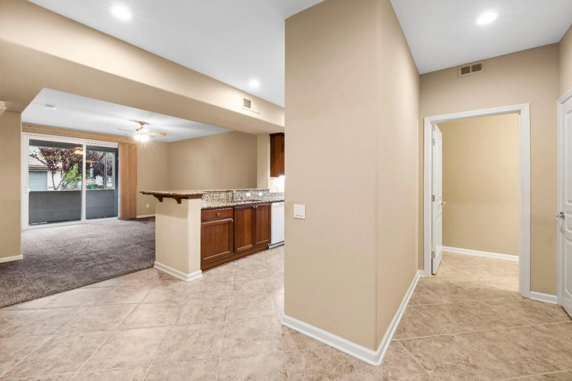 Property Slideshow image 11 of 27 | 1550 topanga ln unit 107, Lincoln, CA, 95648