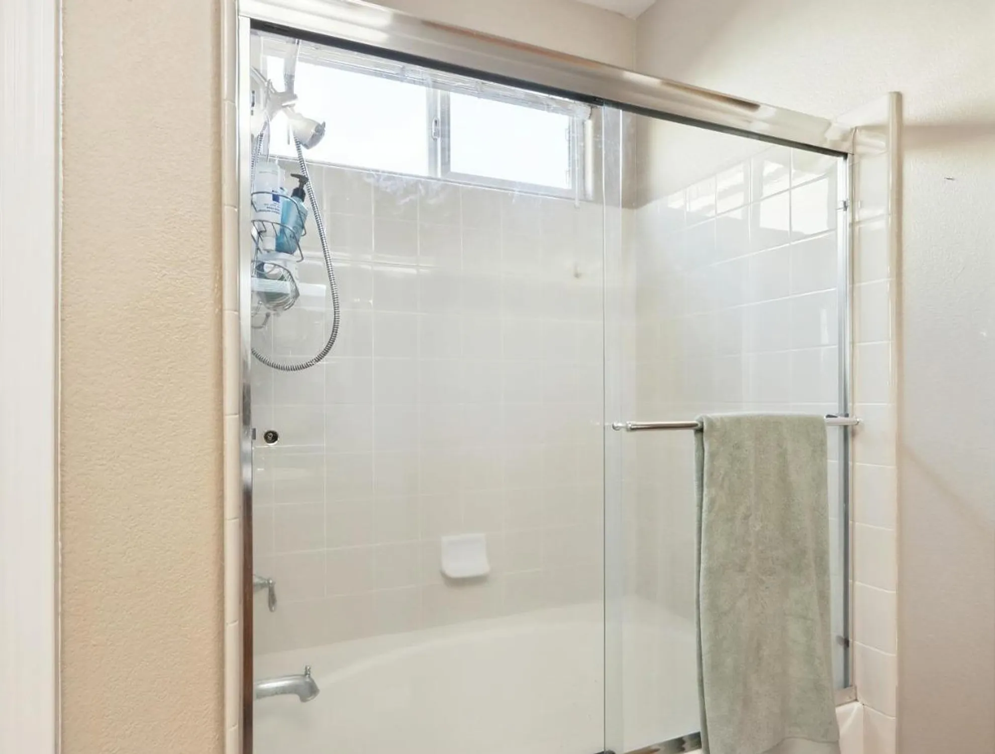 Property Slideshow image 32 of 69 | 4133 hovnanian dr, Sacramento, CA, 95834