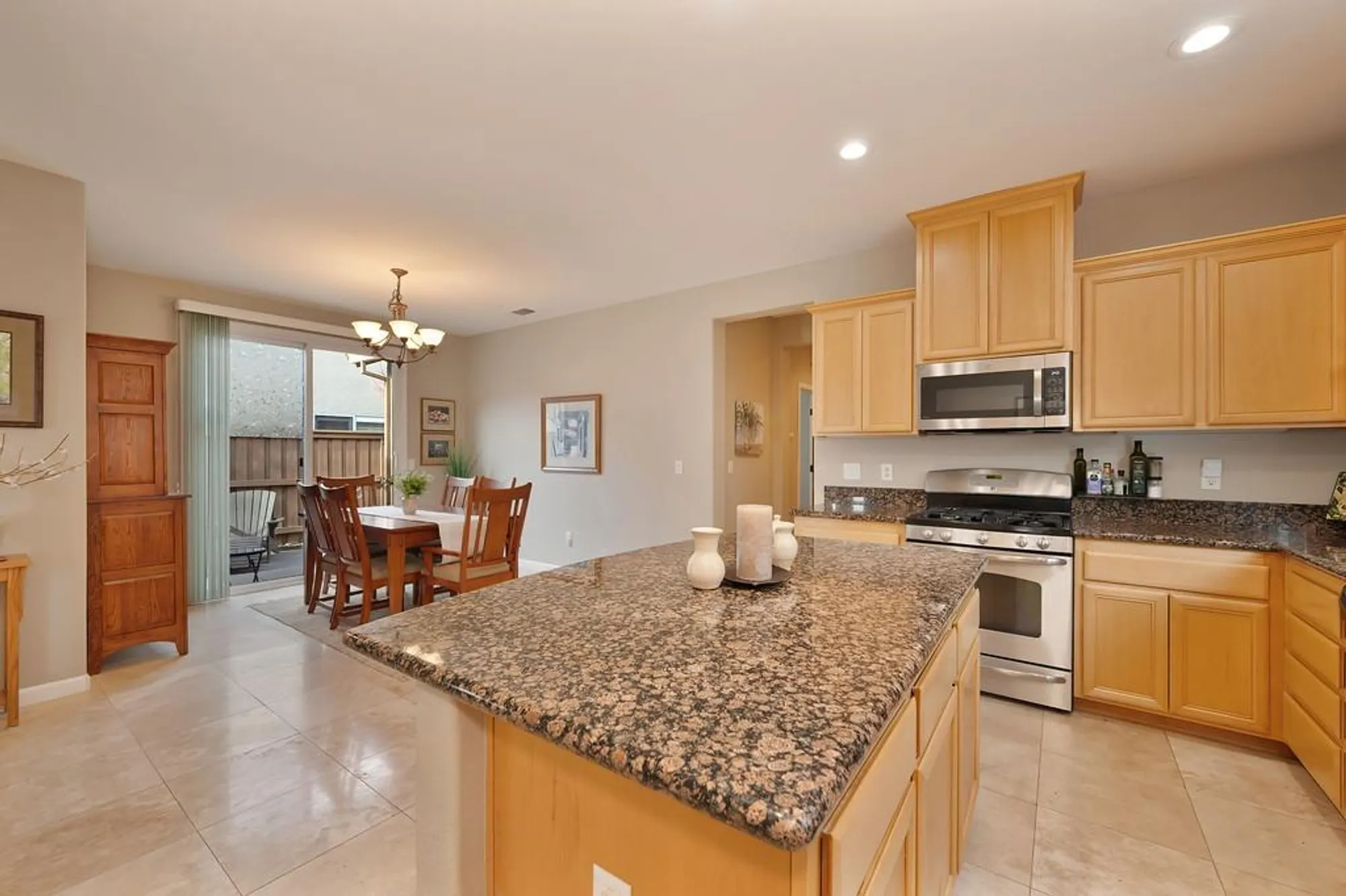 Property Slideshow image 23 of 69 | 4133 hovnanian dr, Sacramento, CA, 95834